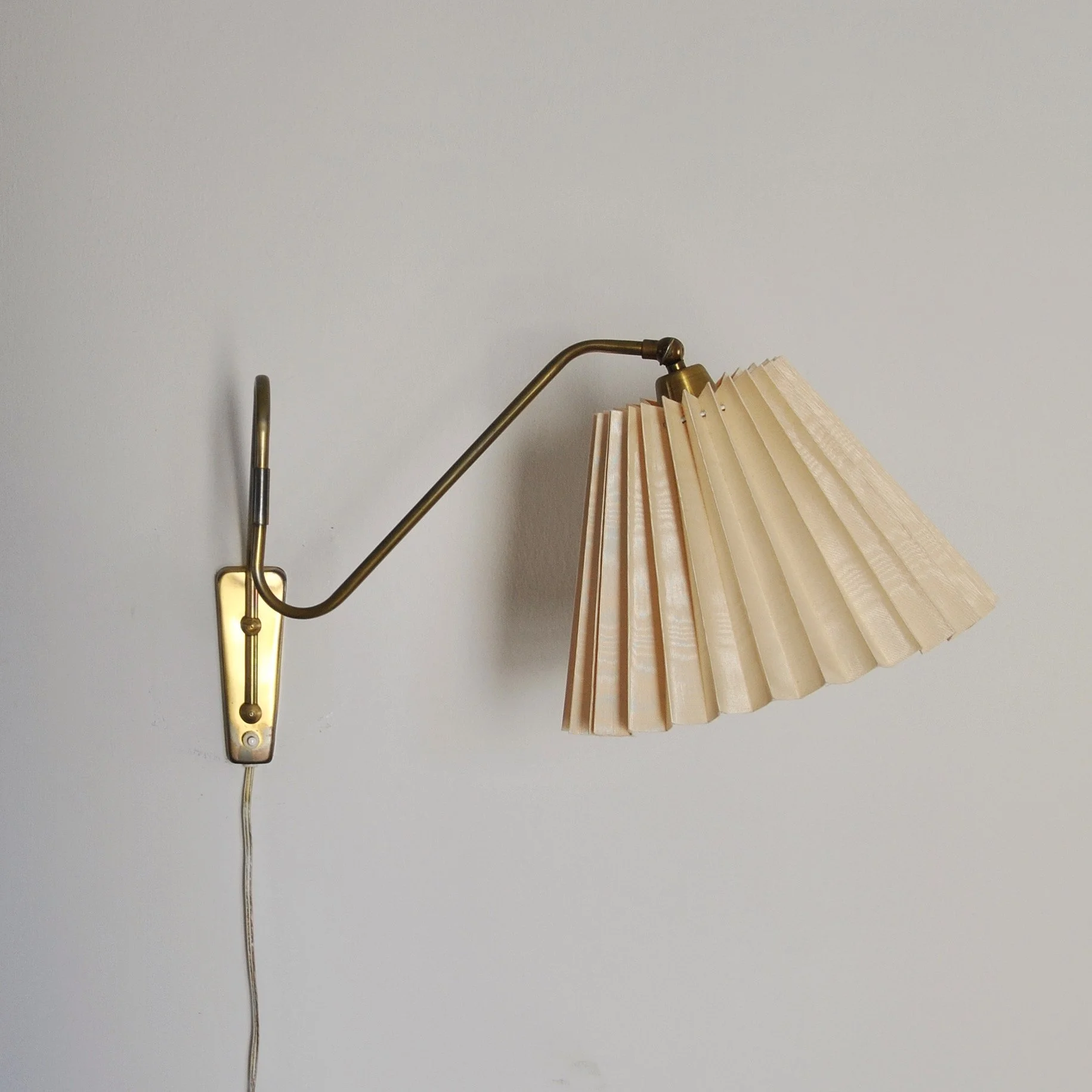 661 DANISH BRASS SWING WALL LAMP.JPG