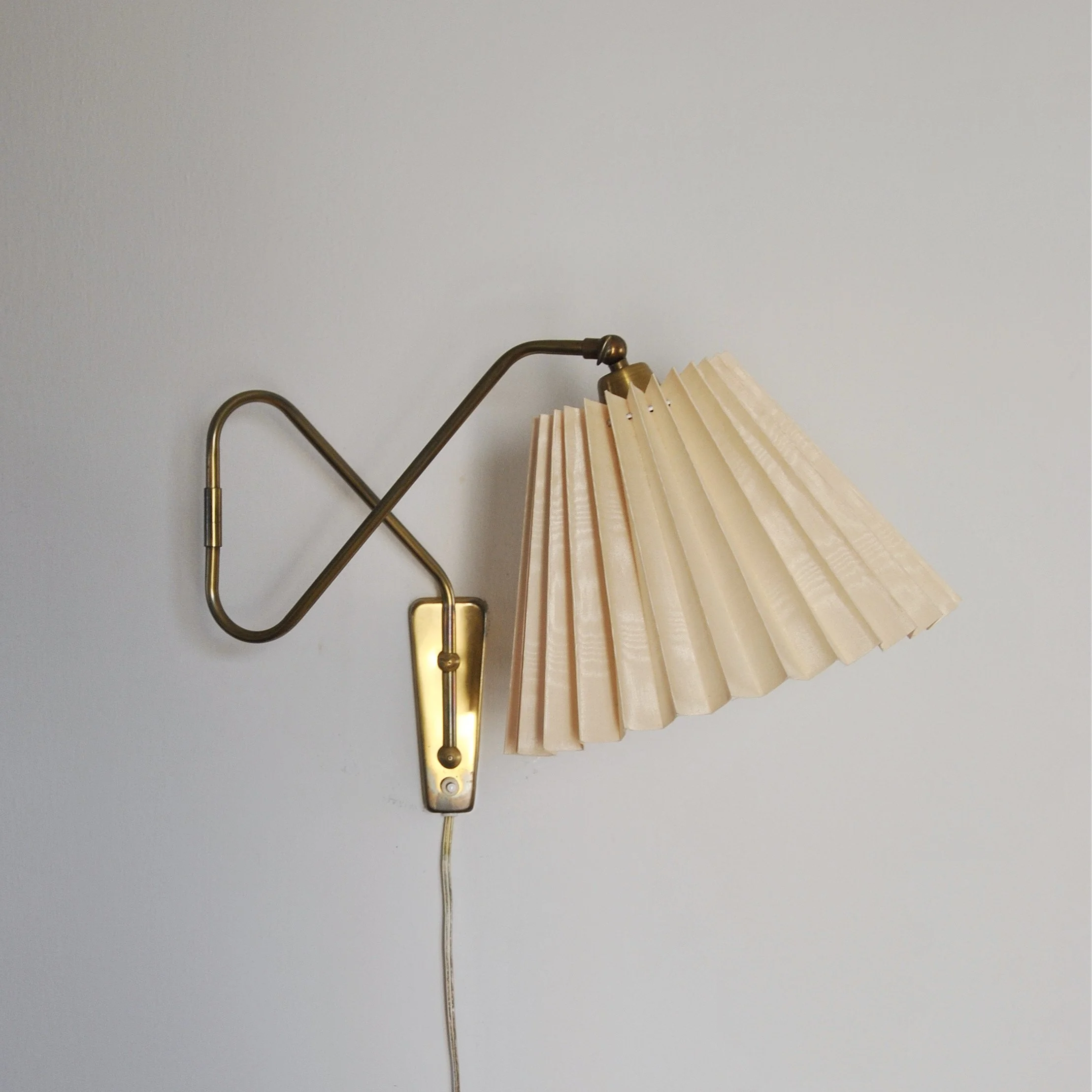 661 DANISH BRASS SWING LAMP.JPG