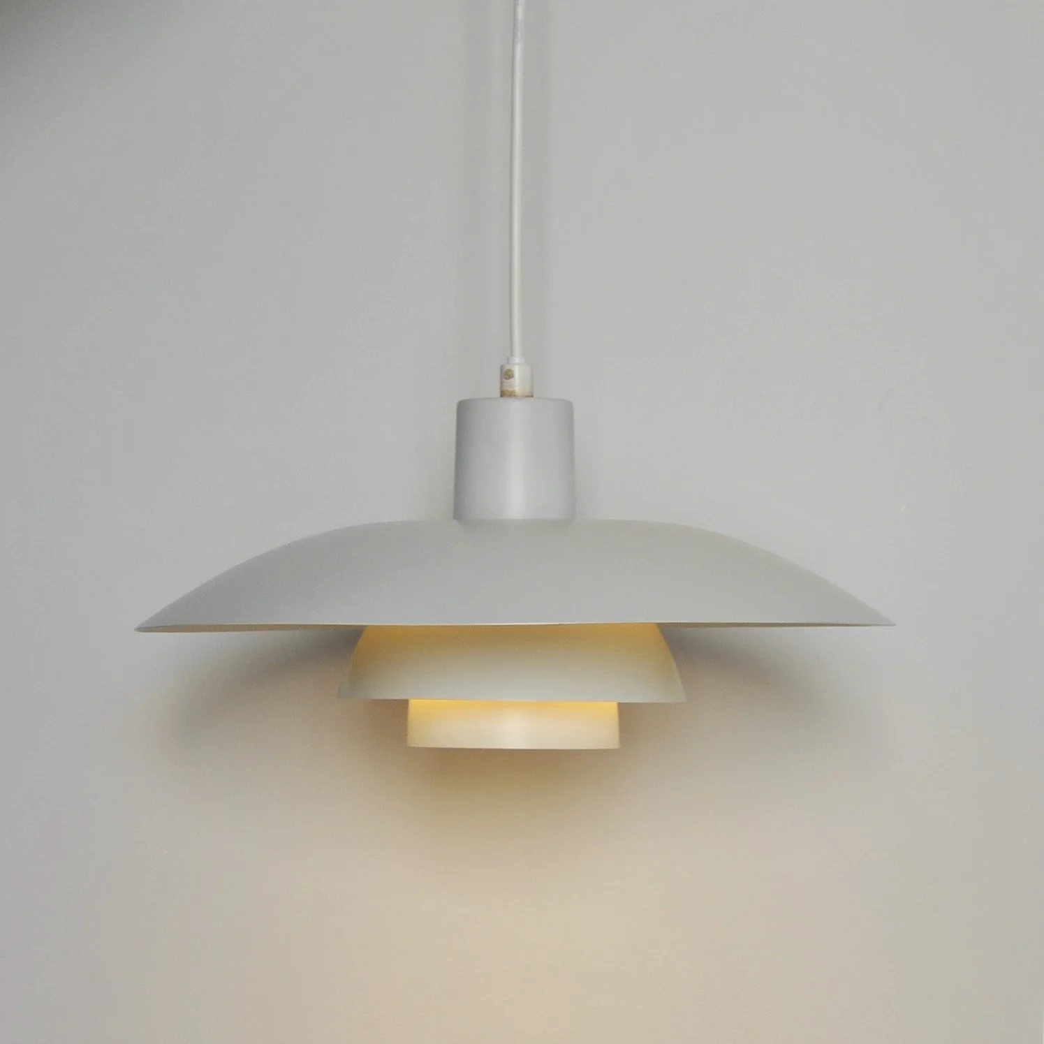 632 POULSEN PH43 PENDANT2.JPG