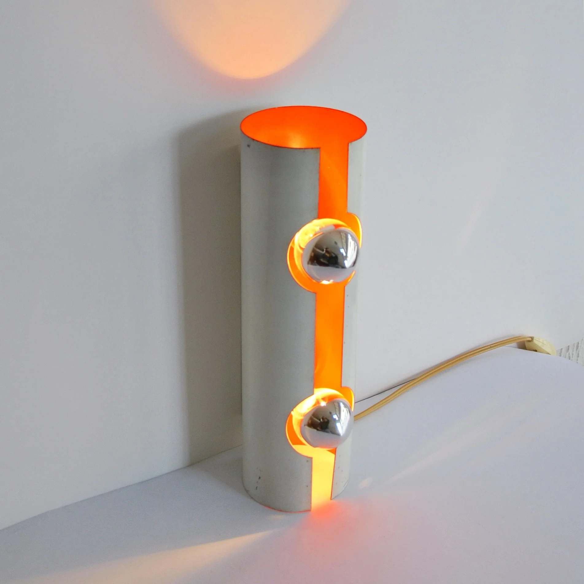 666 1970S SPACE AGE WALL LAMP2.JPG