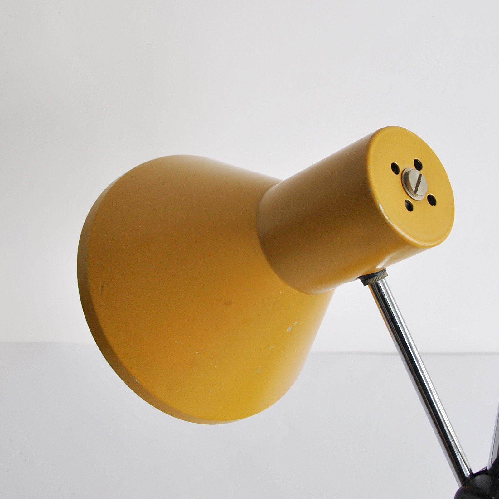 669 ANVIA DESK LAMP.JPG