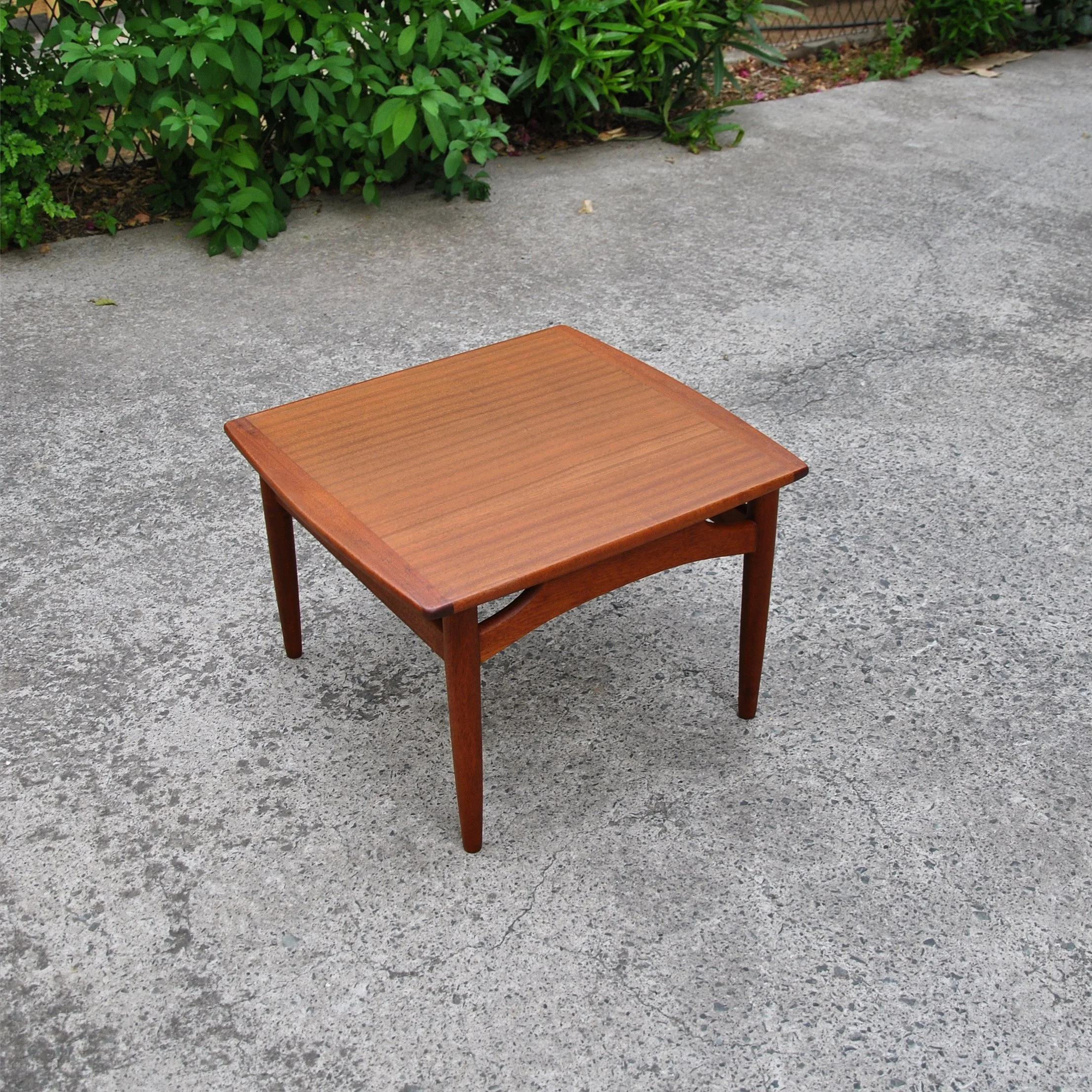 462 G PLAN TOLA SQUARE SIDE TABLE2.JPG