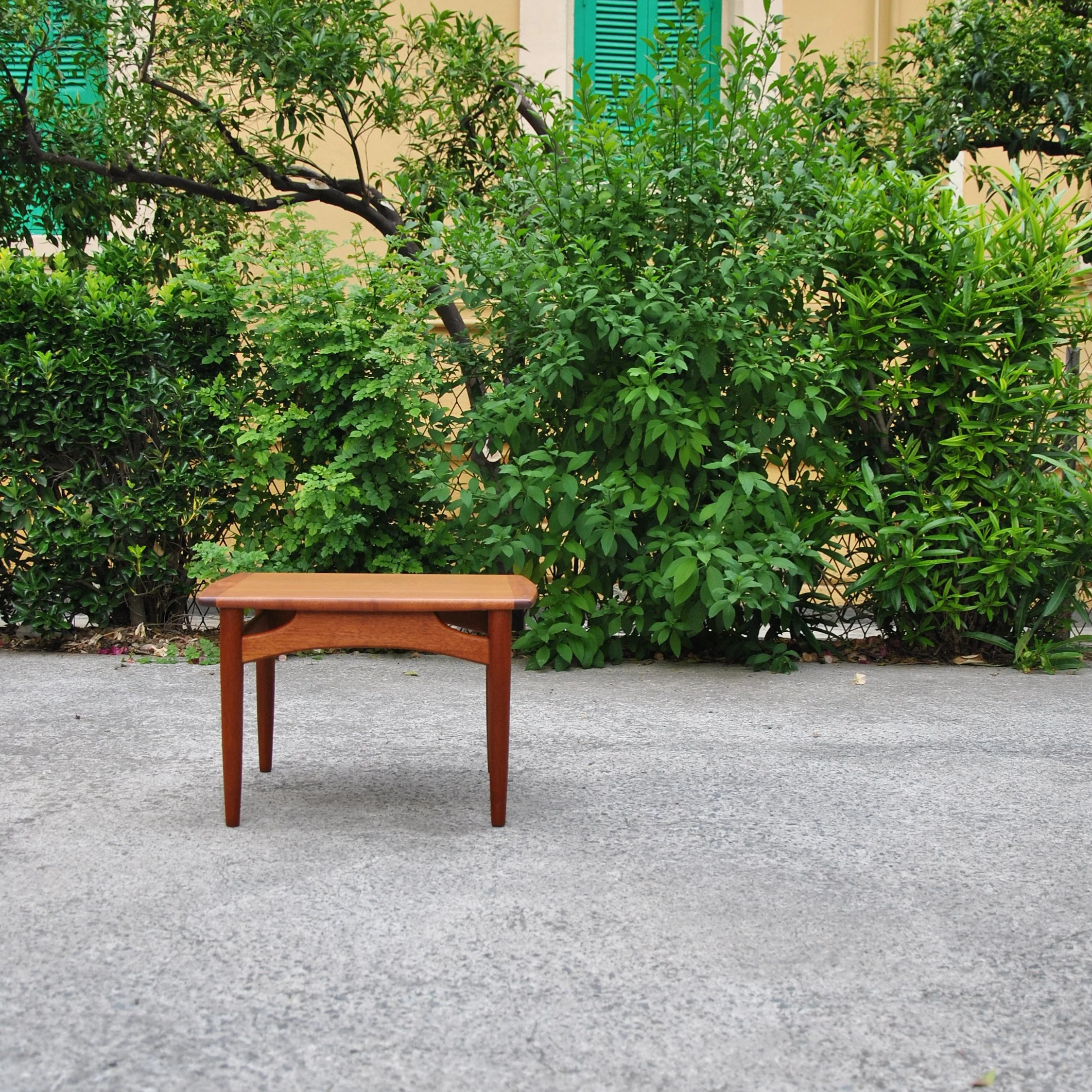 462 G PLAN TOLA SQUARE SIDE TABLE.JPG