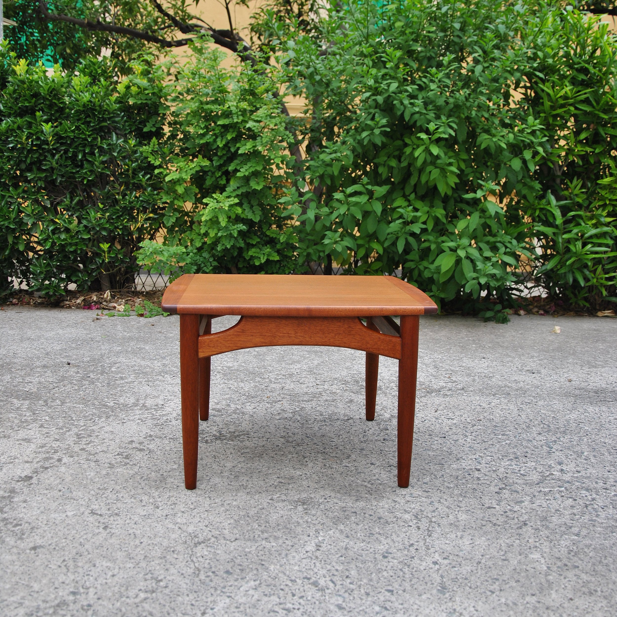 462 G PLAN TOLA SQUARE SIDE TABLE3.JPG