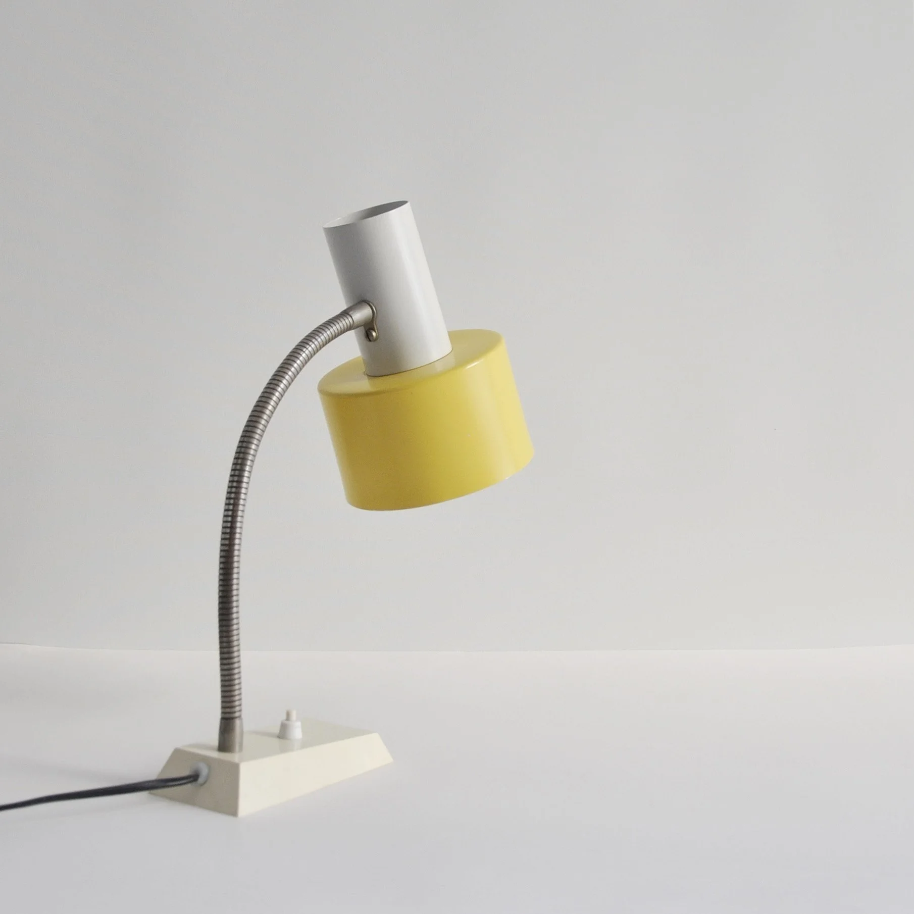 741 SIS 70S DESK LAMP3.JPG