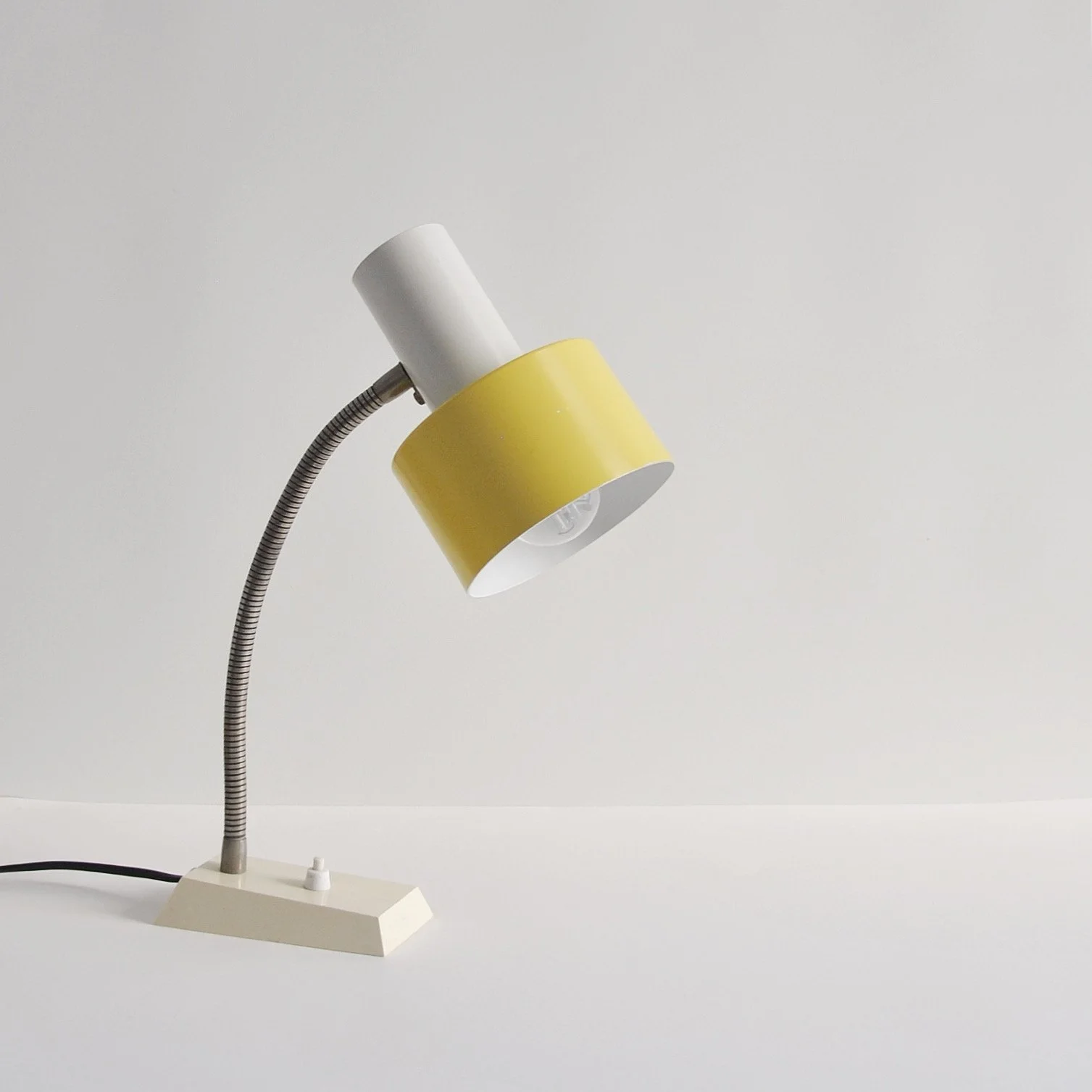 741 SIS 70S DESK LAMP2.JPG