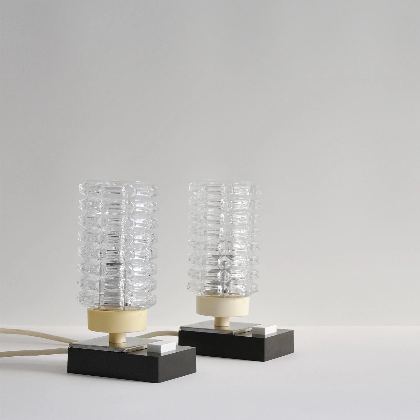 735 SET OF GLASS TABLE LAMPS3.JPG