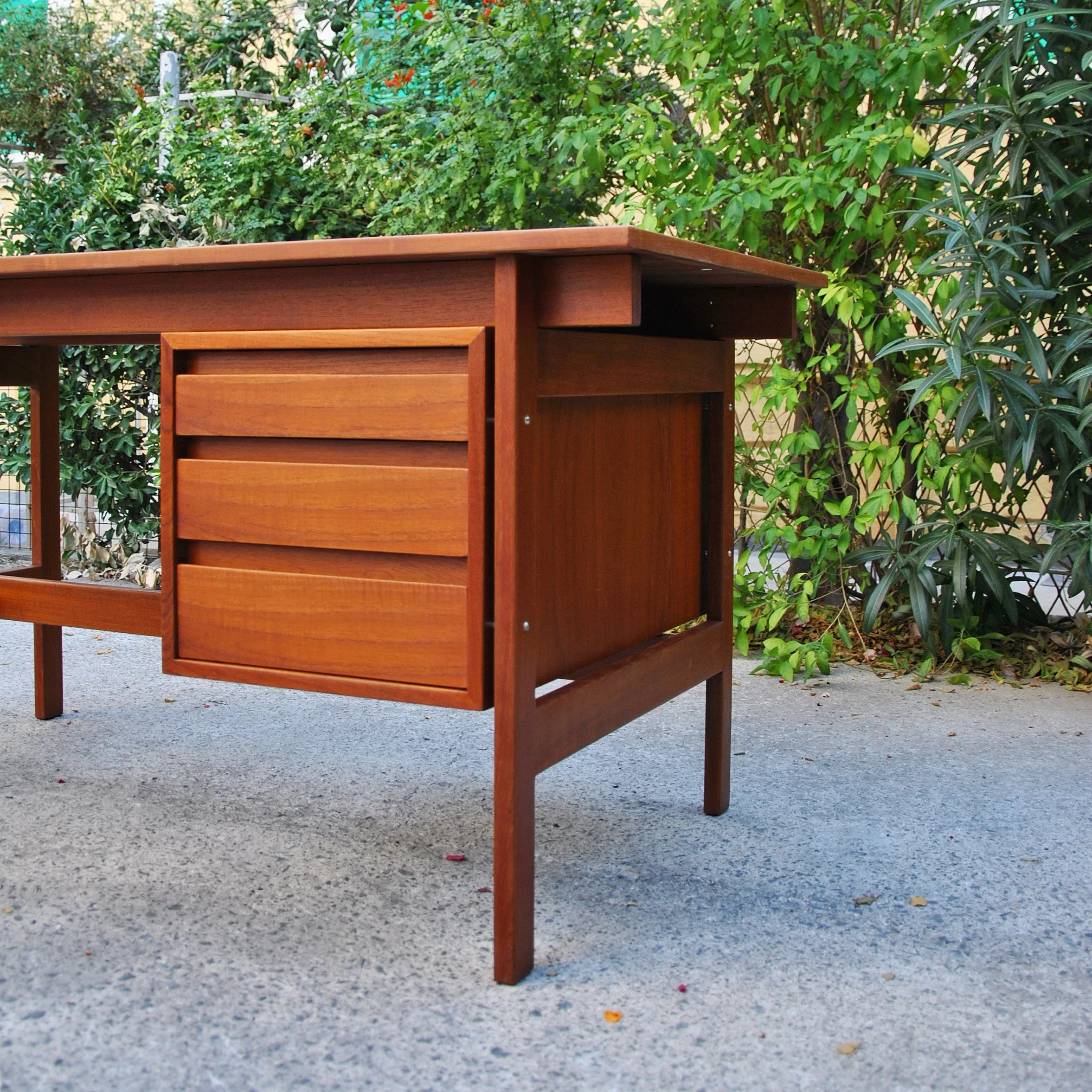 710 SAVVIDES TEAK DESK5.JPG