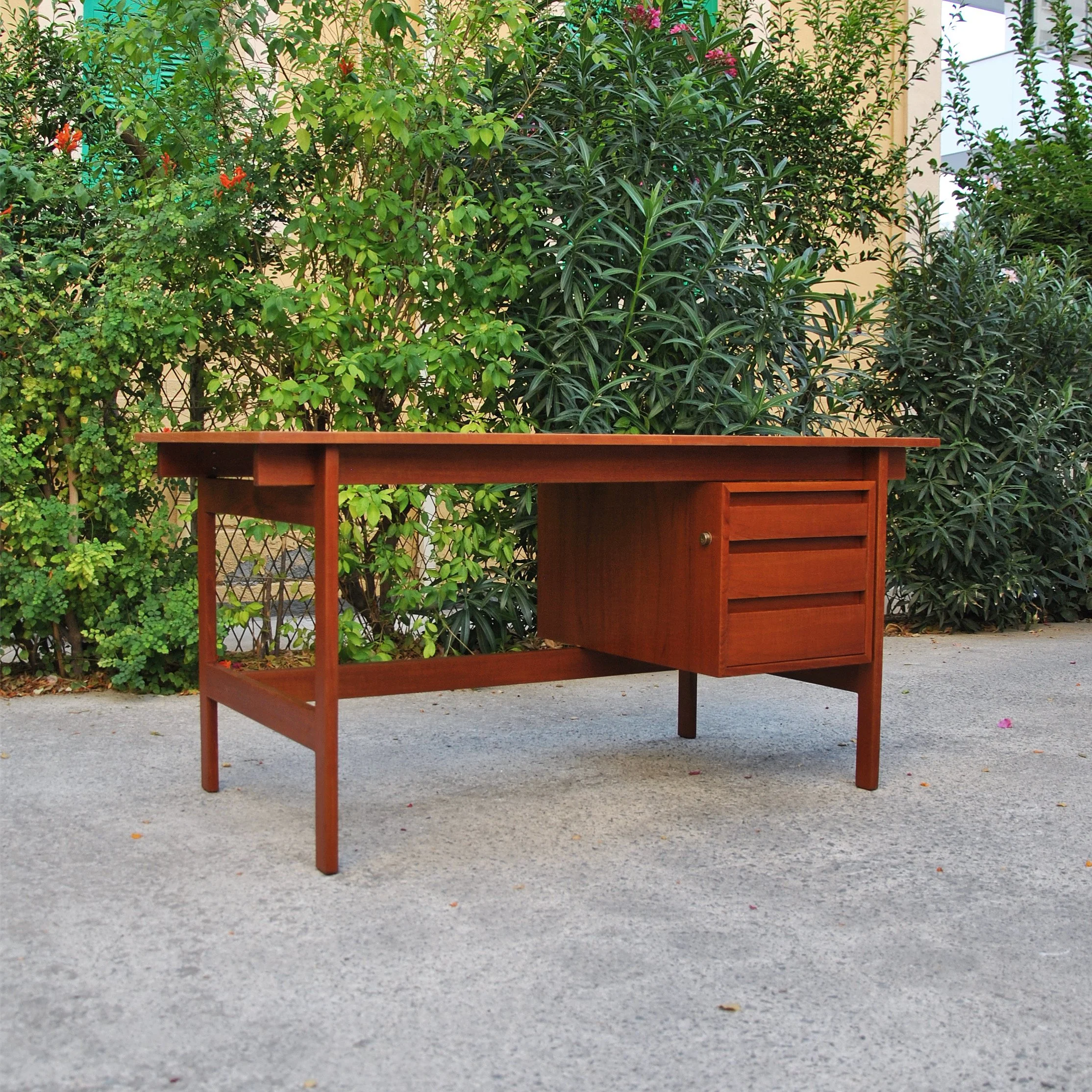 710 SAVVIDES TEAK DESK6.JPG