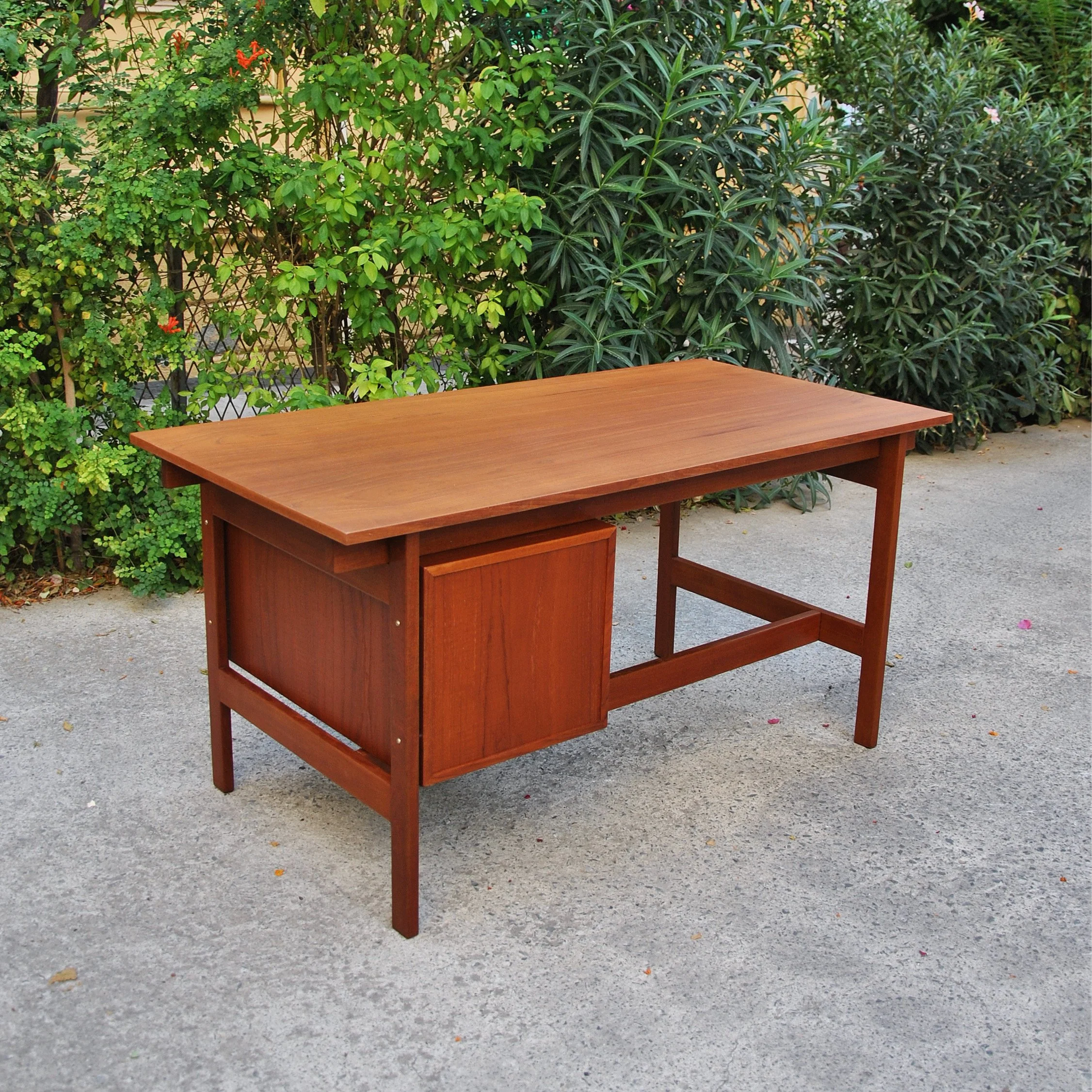 710 SAVVIDES TEAK DESK7.JPG