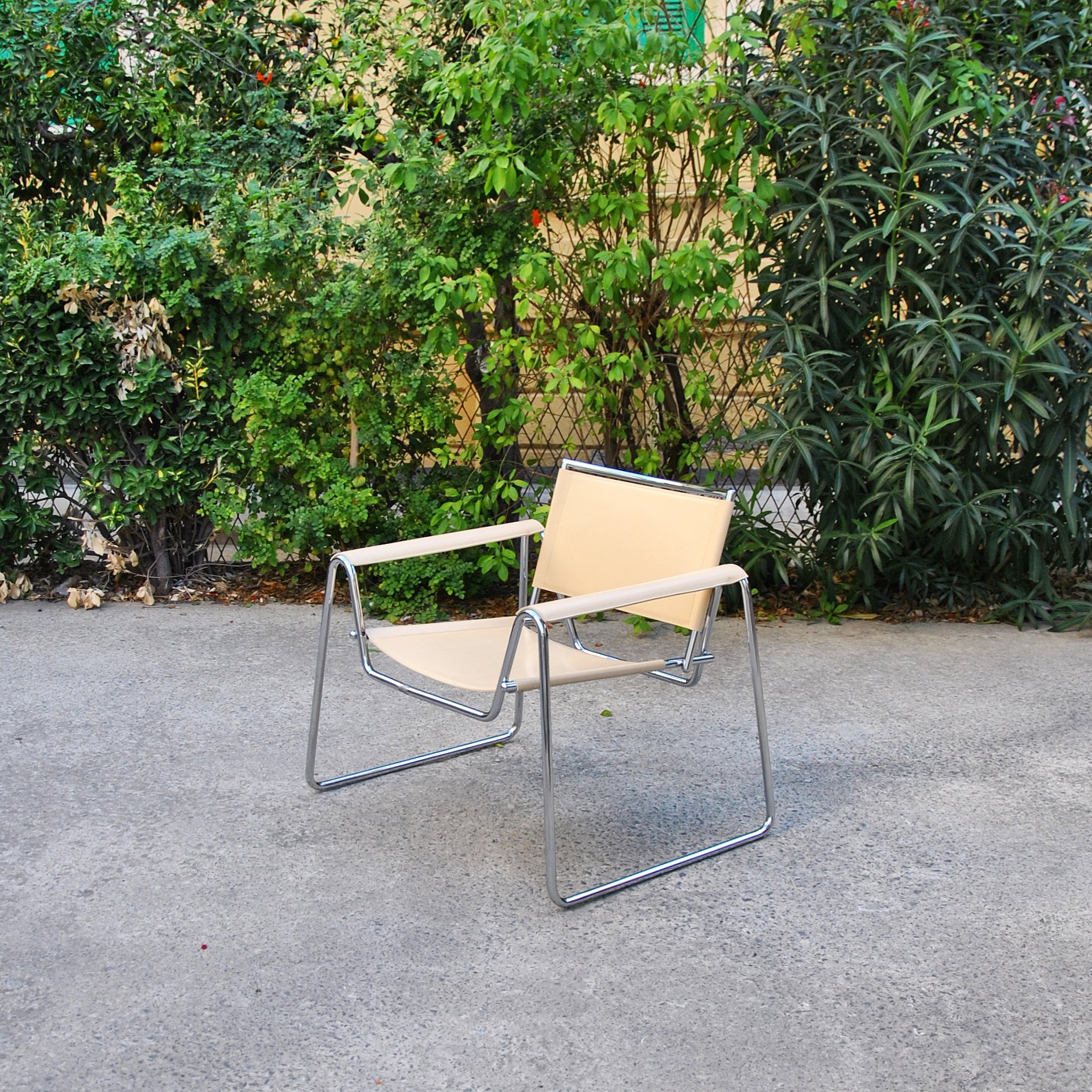 755 BAUHAUS MODERNIST CHAIR2.JPG