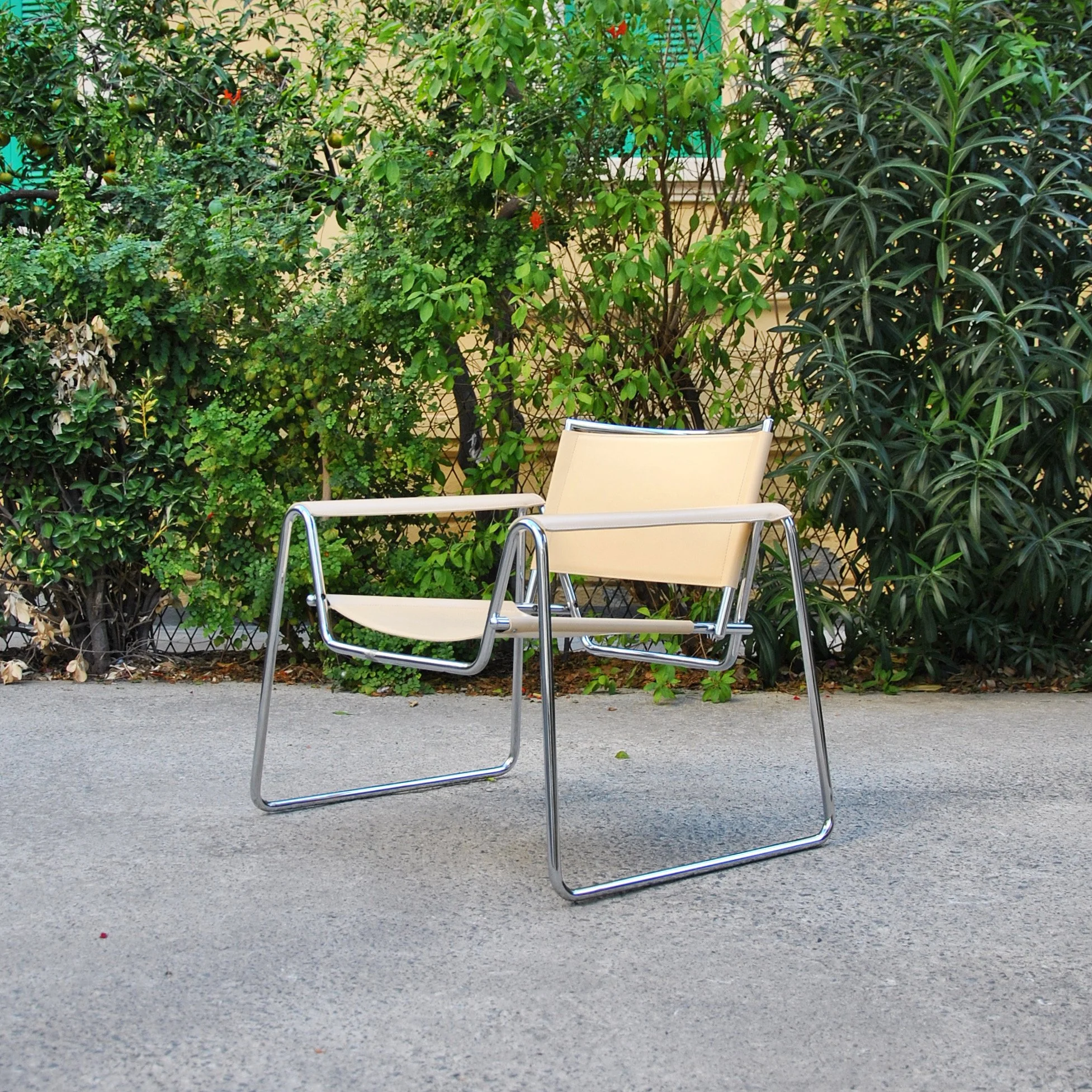755 BAUHAUS MODERNIST CHAIR.JPG