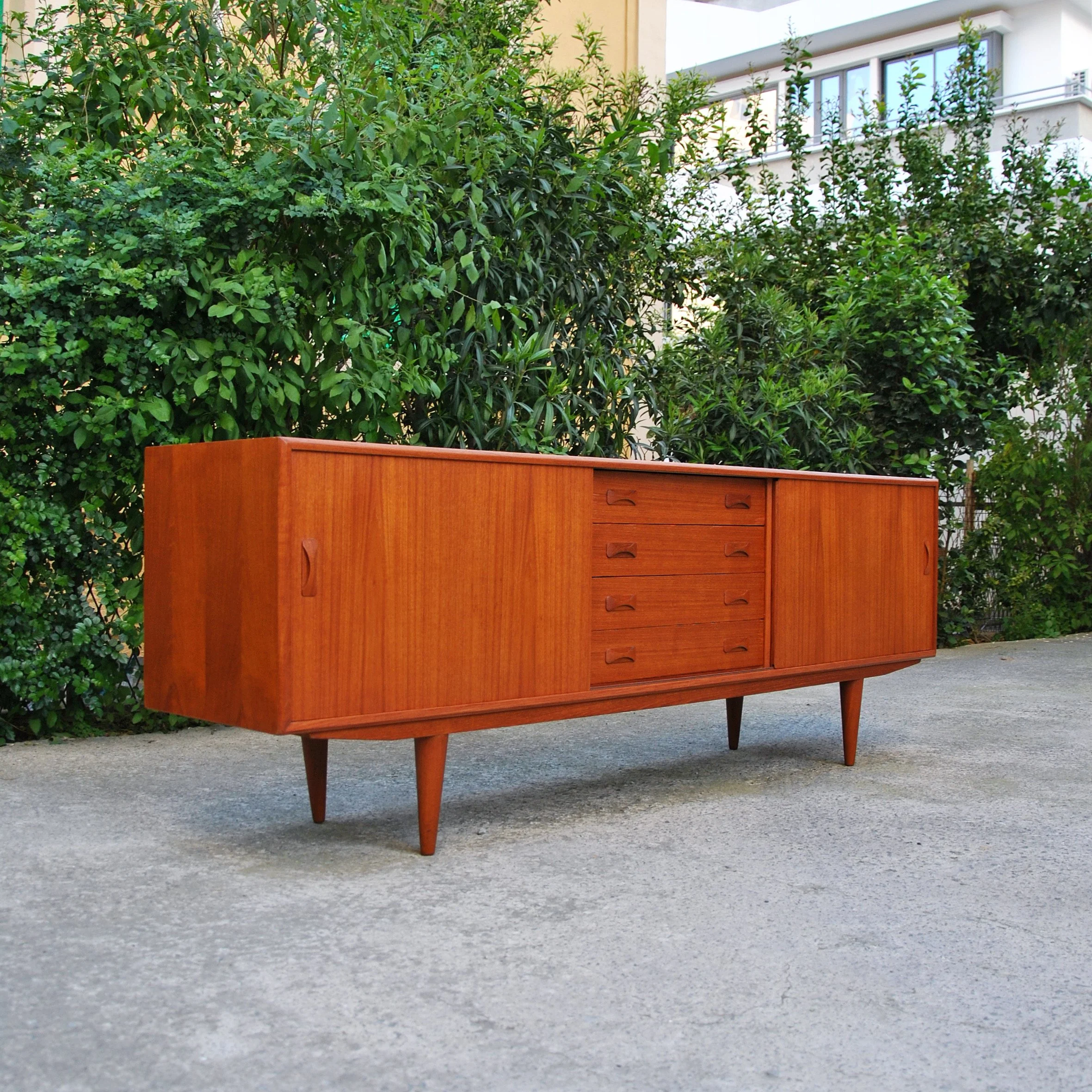 539 CLAUSEN AND SON DANISH TEAK SIDEBOARD6.JPG