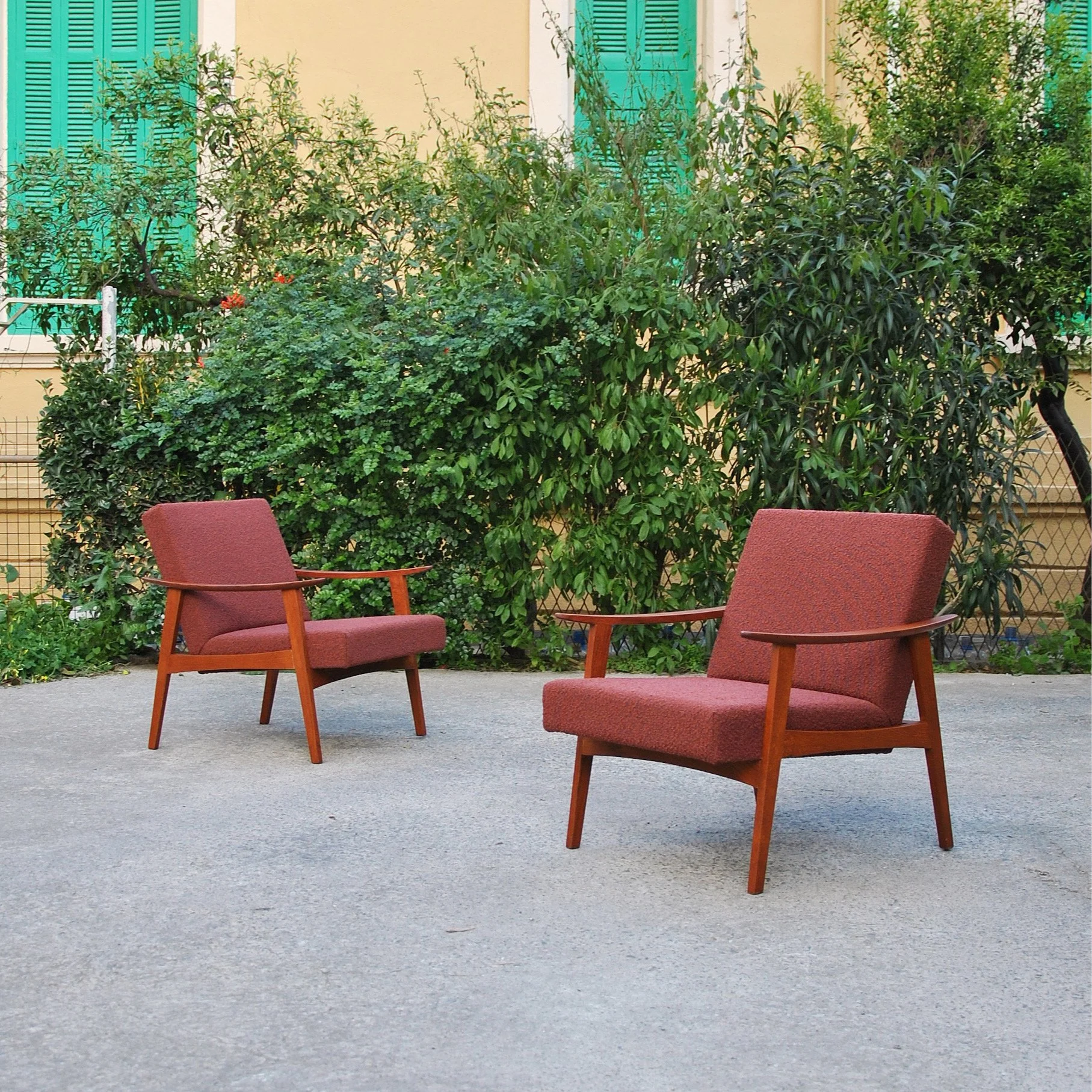543 SET OF TEAK ARMCHAIRS5.JPG