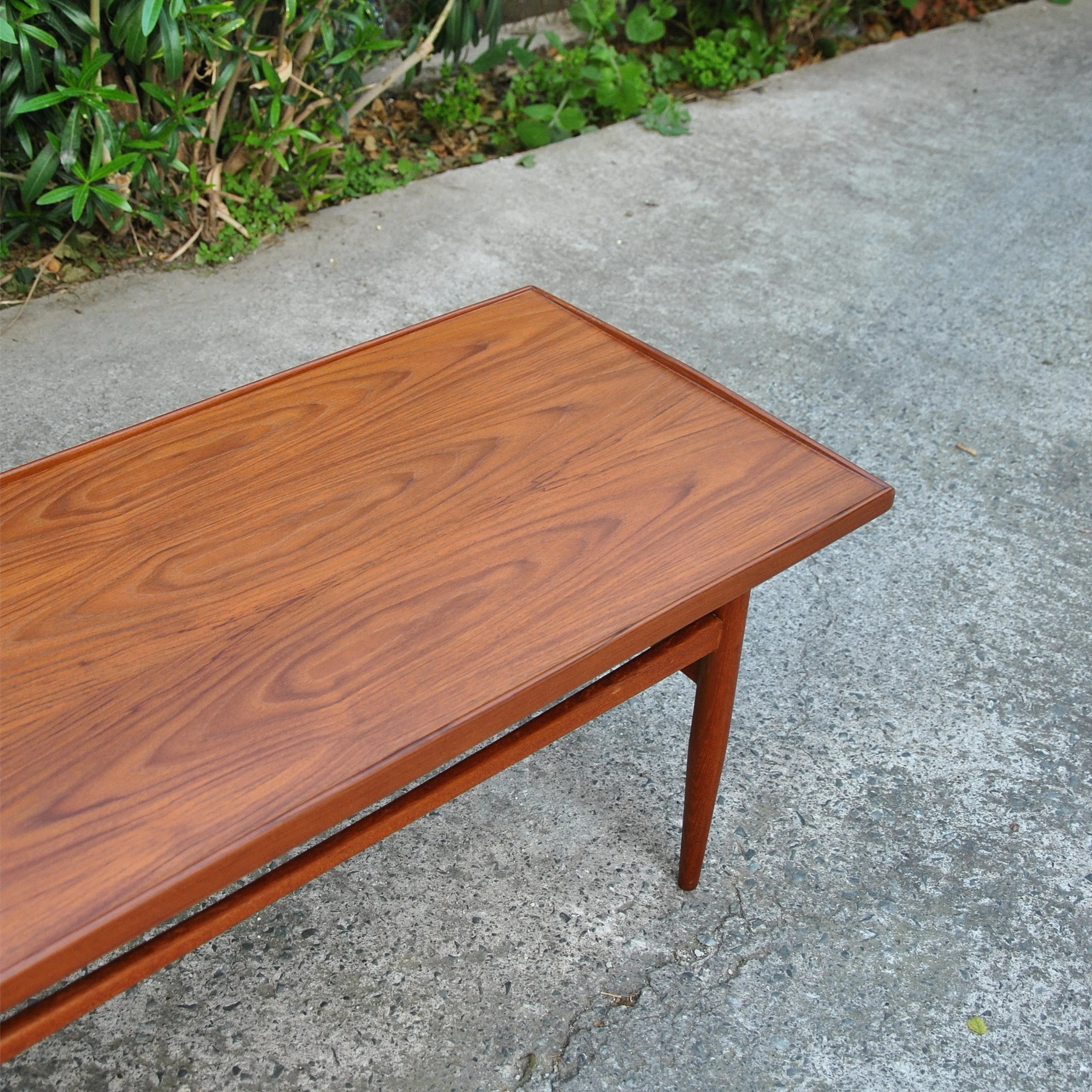 680 MIDCENTURY TEAK COFFEE TABLE.JPG