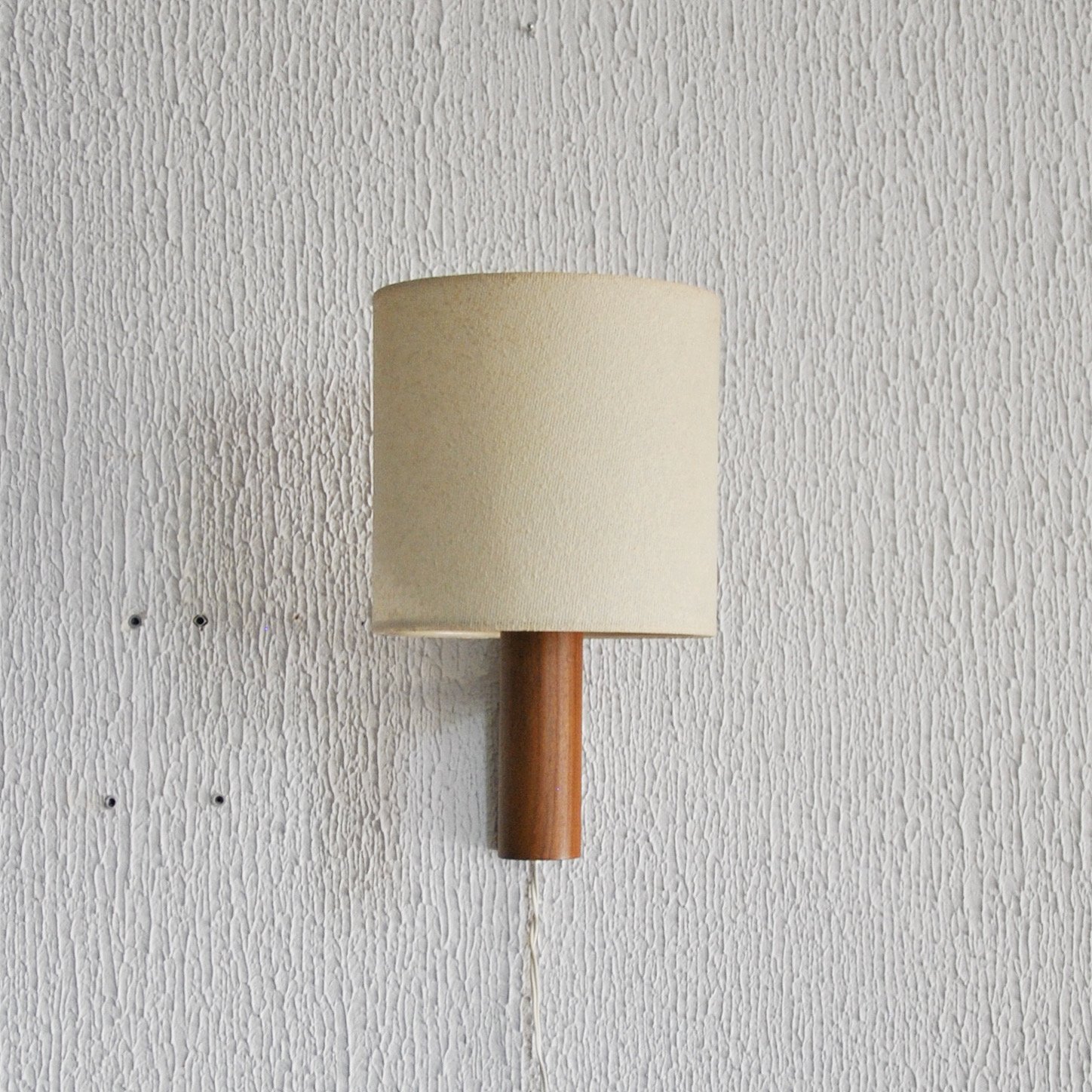 781 TEAK WALL LAMP.JPG