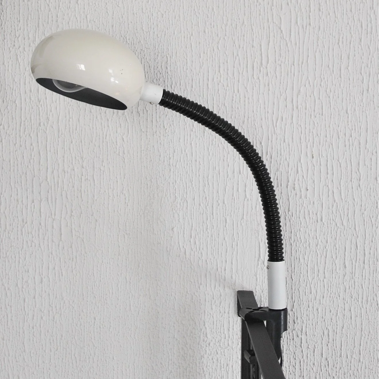 797 80s DESK LAMP.JPG