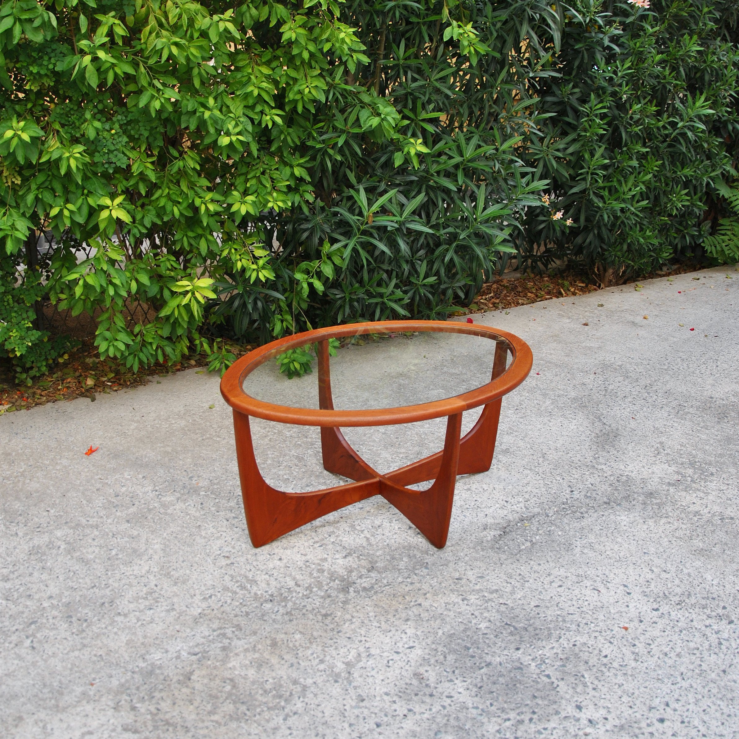 825 ASTRO STYLE COFFEE TABLE.JPG