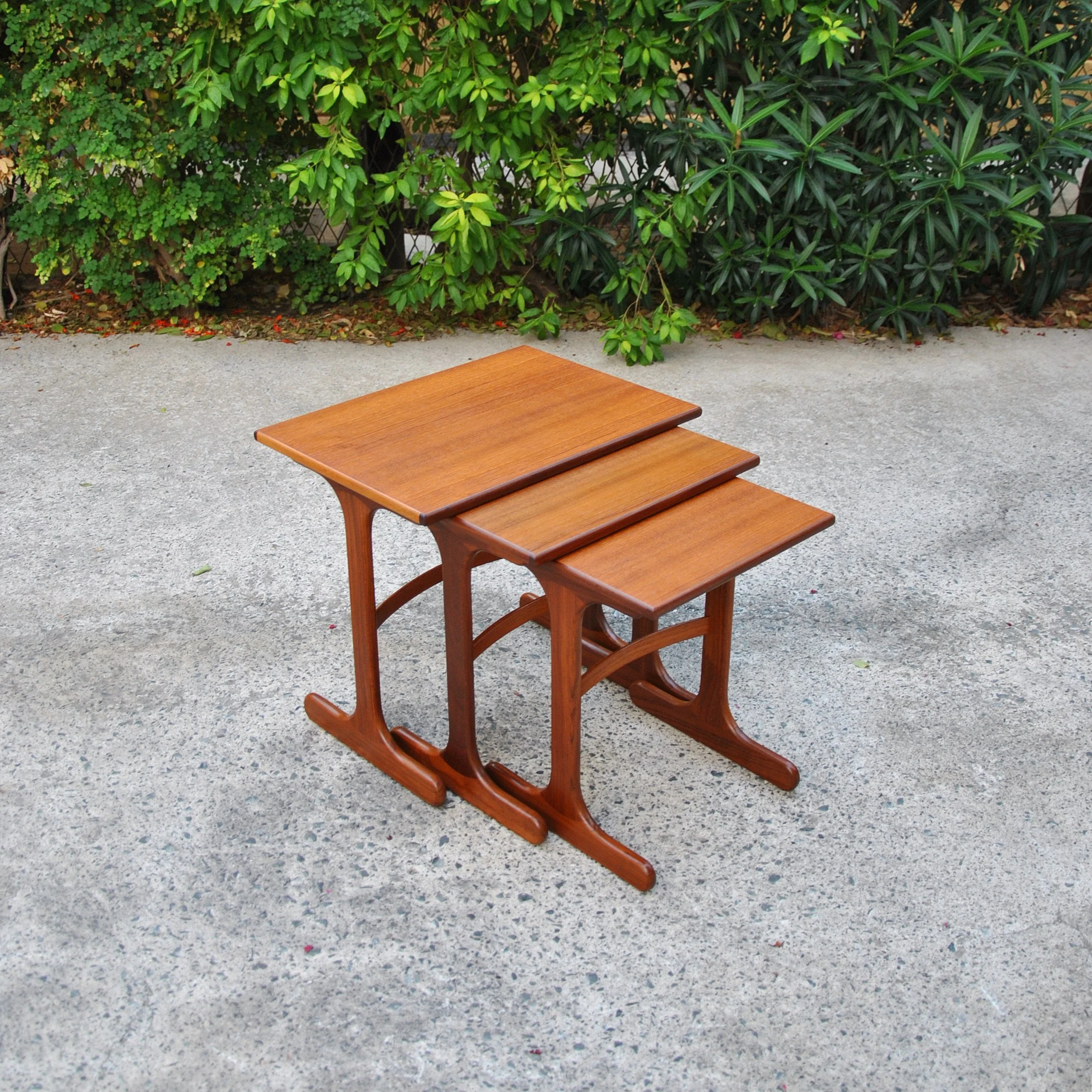608 G PLAN NESTING TABLES2.JPG