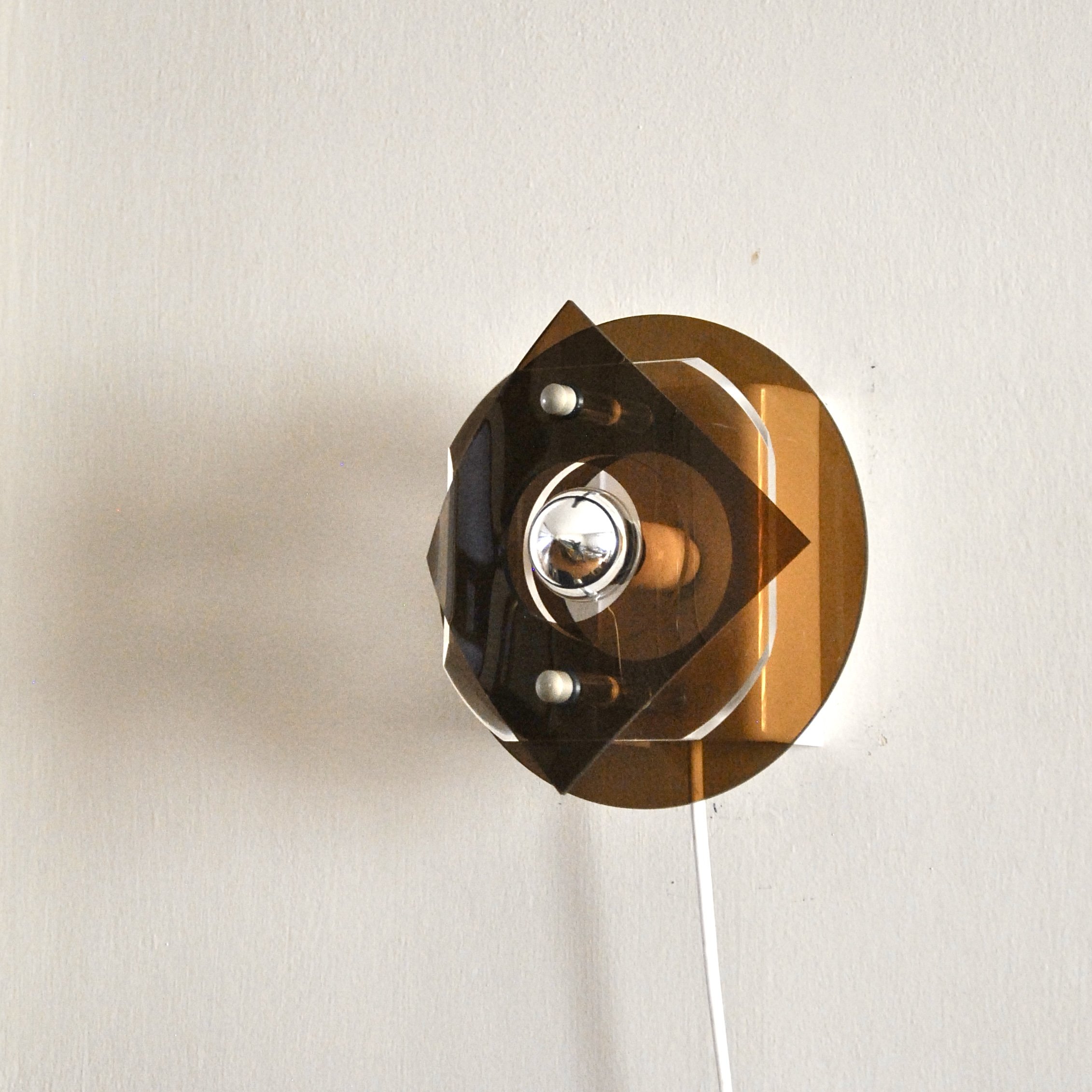 838 HERDA PERSPEX WALL LAMP3.jpg