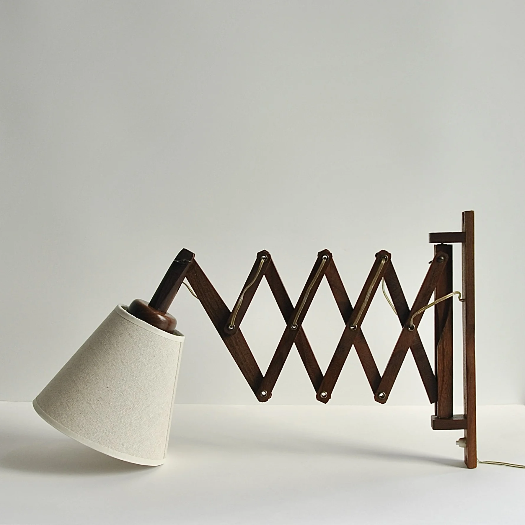 839 SMALL DANISH SCISSOR LAMP3.jpg