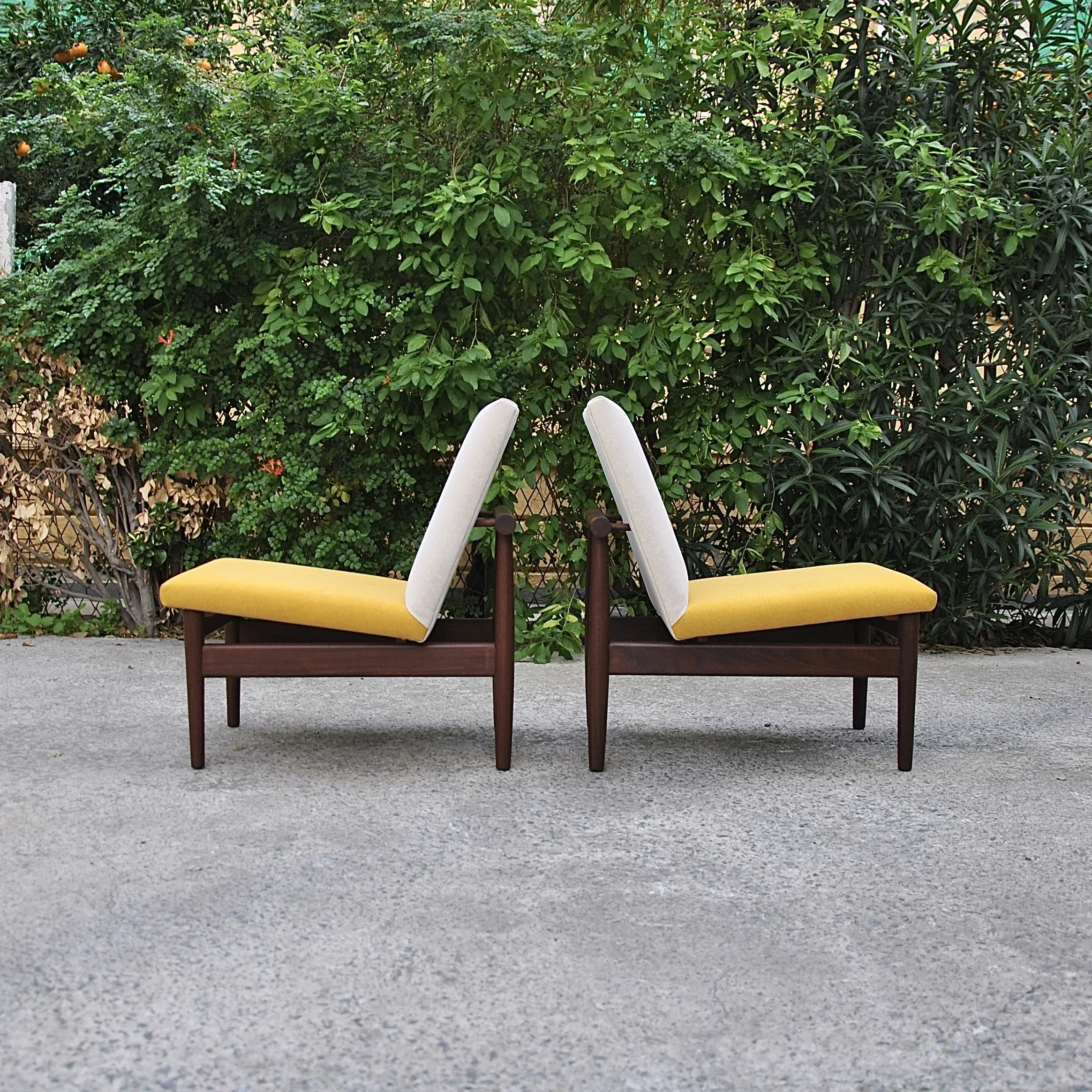 812 SET OF JAPAN STYLE ARMCHAIRS4.jpg