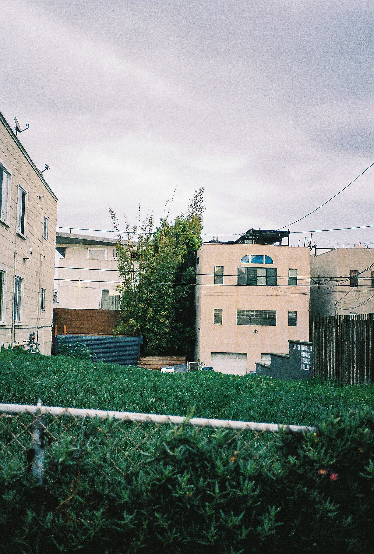 R1-01882-0025-2.jpg