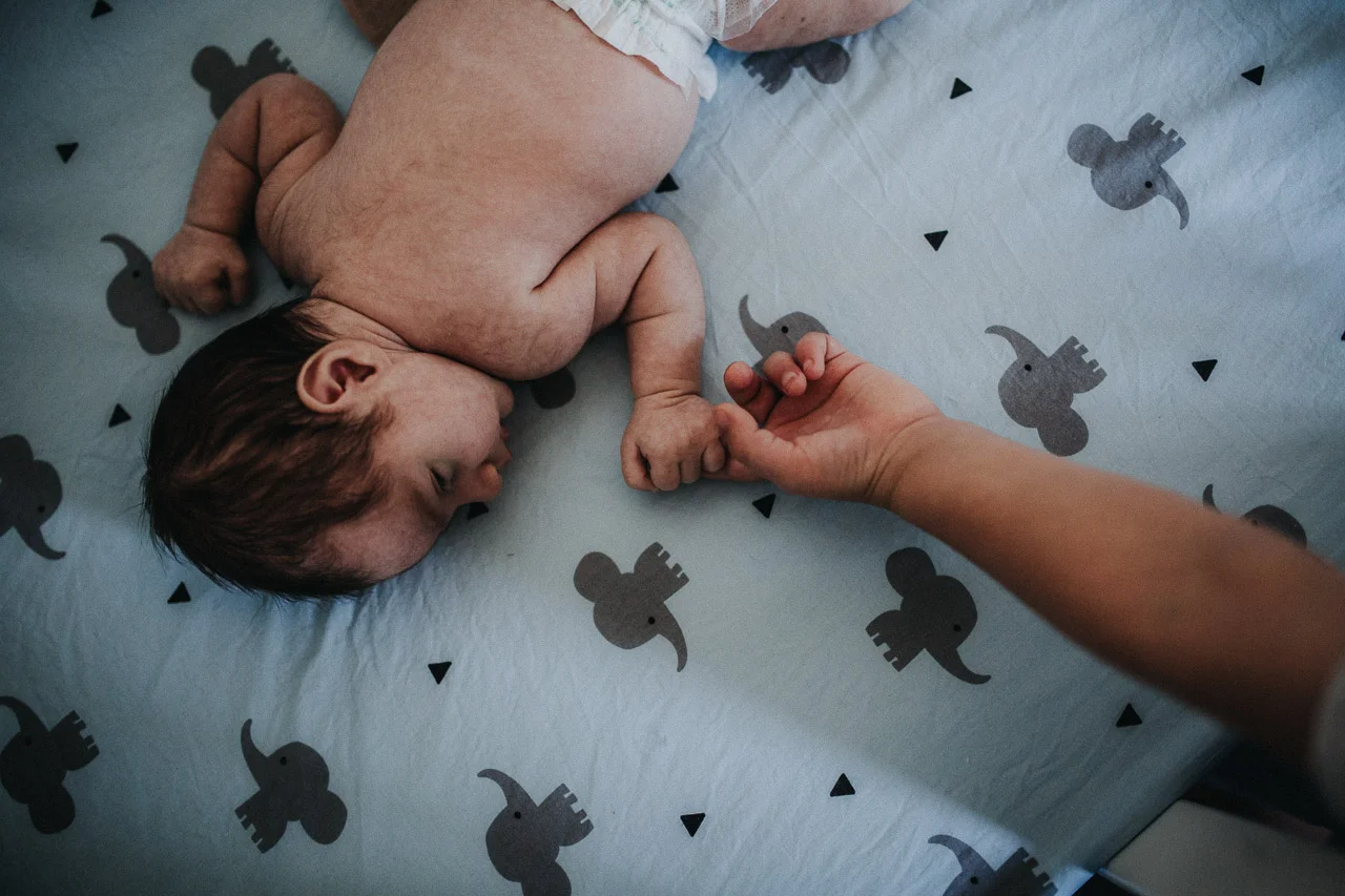 20180421-LDP_9438_Newborn+Baby+born+in+home+lifestyle+photos+pictures.jpg