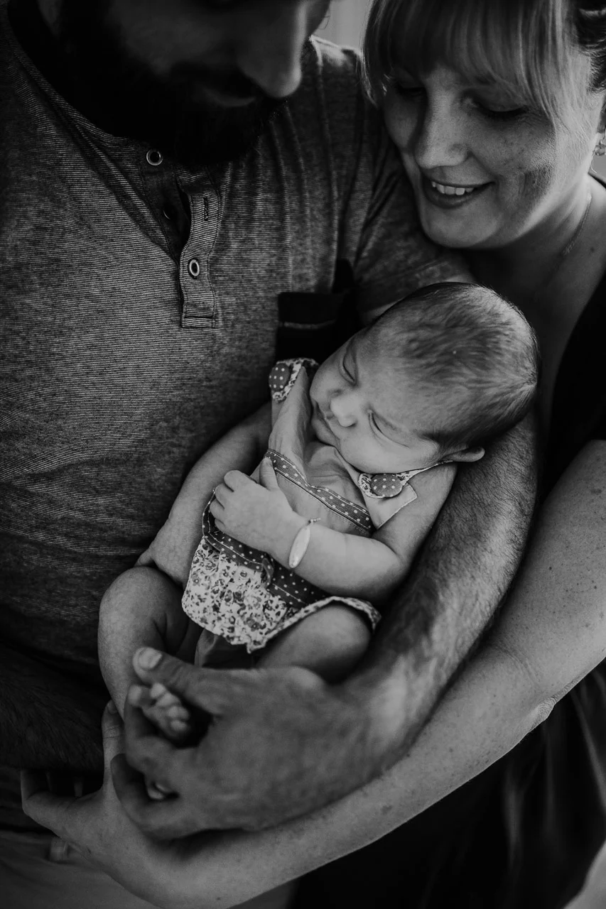 LDP_3260_Newborn+Baby+born+in+home+lifestyle+photos+pictures.jpg