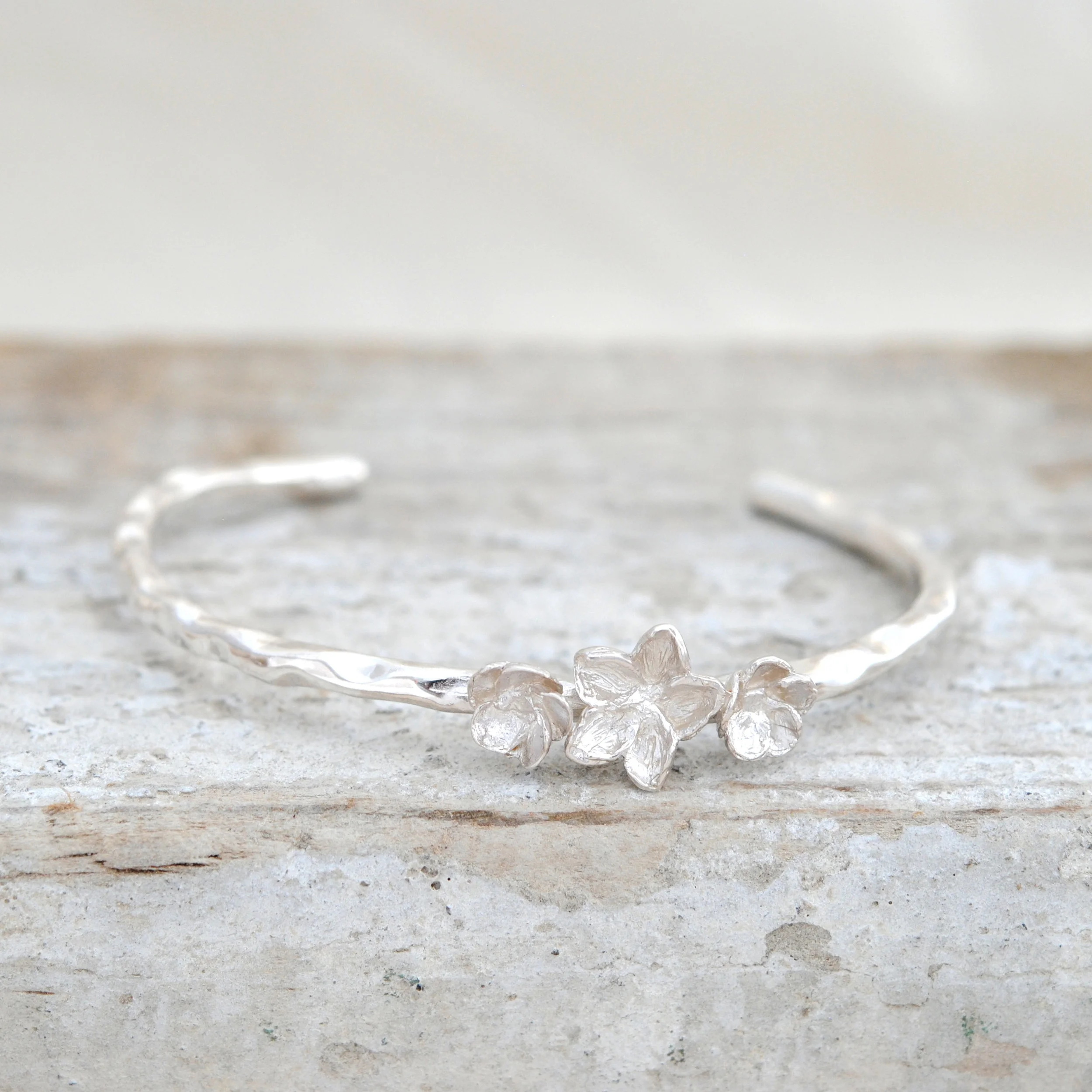 Hawthorn-blossom-bangle-silver.JPG