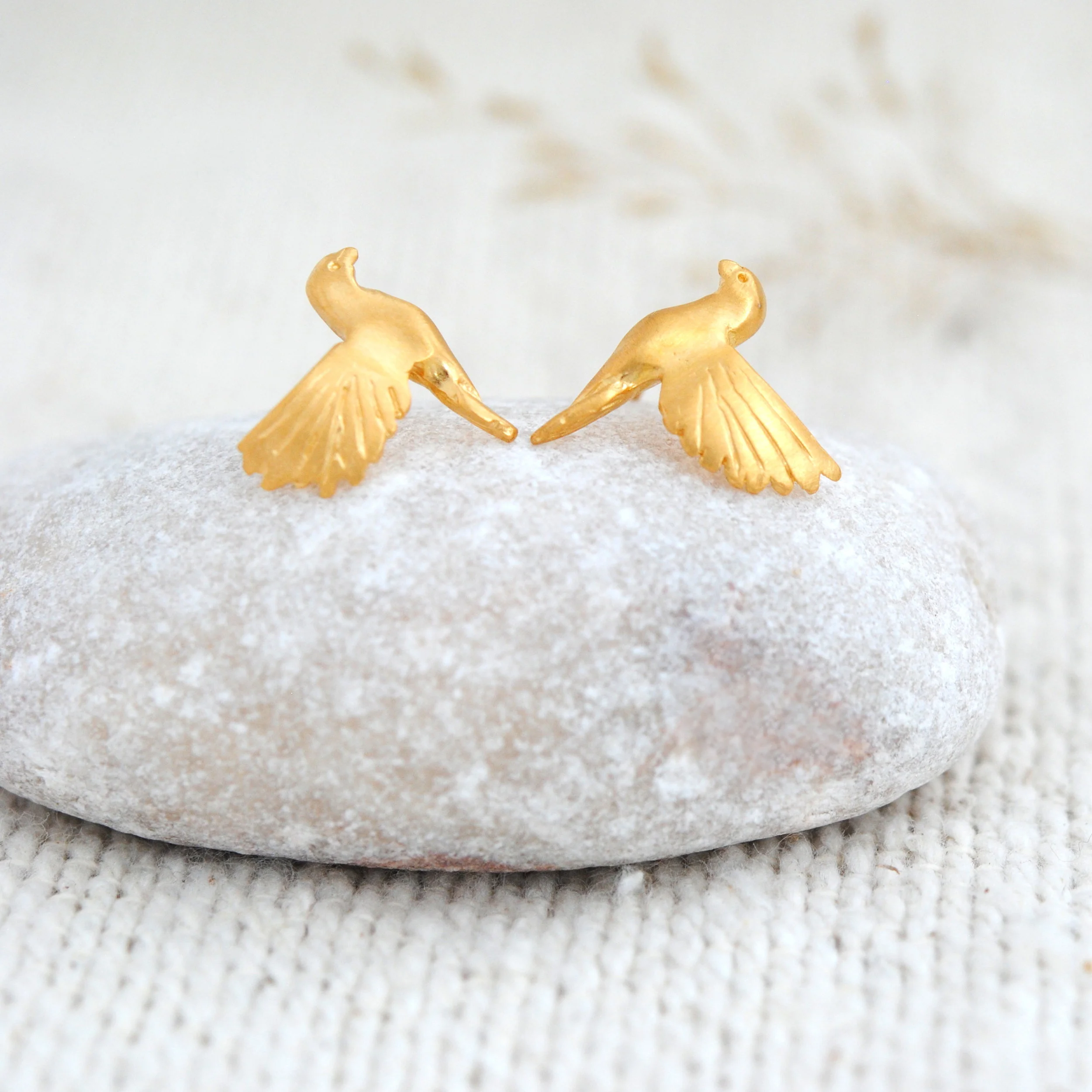 Turtle-dove-stud-earrings-gold.JPG