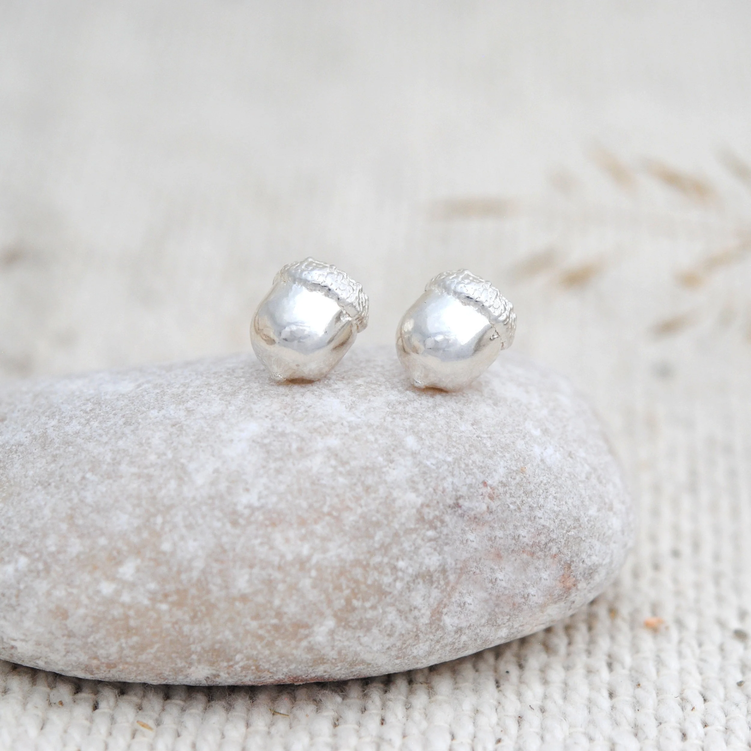 Little-acorns-mighty-oaks-grow-earrings-silver.JPG