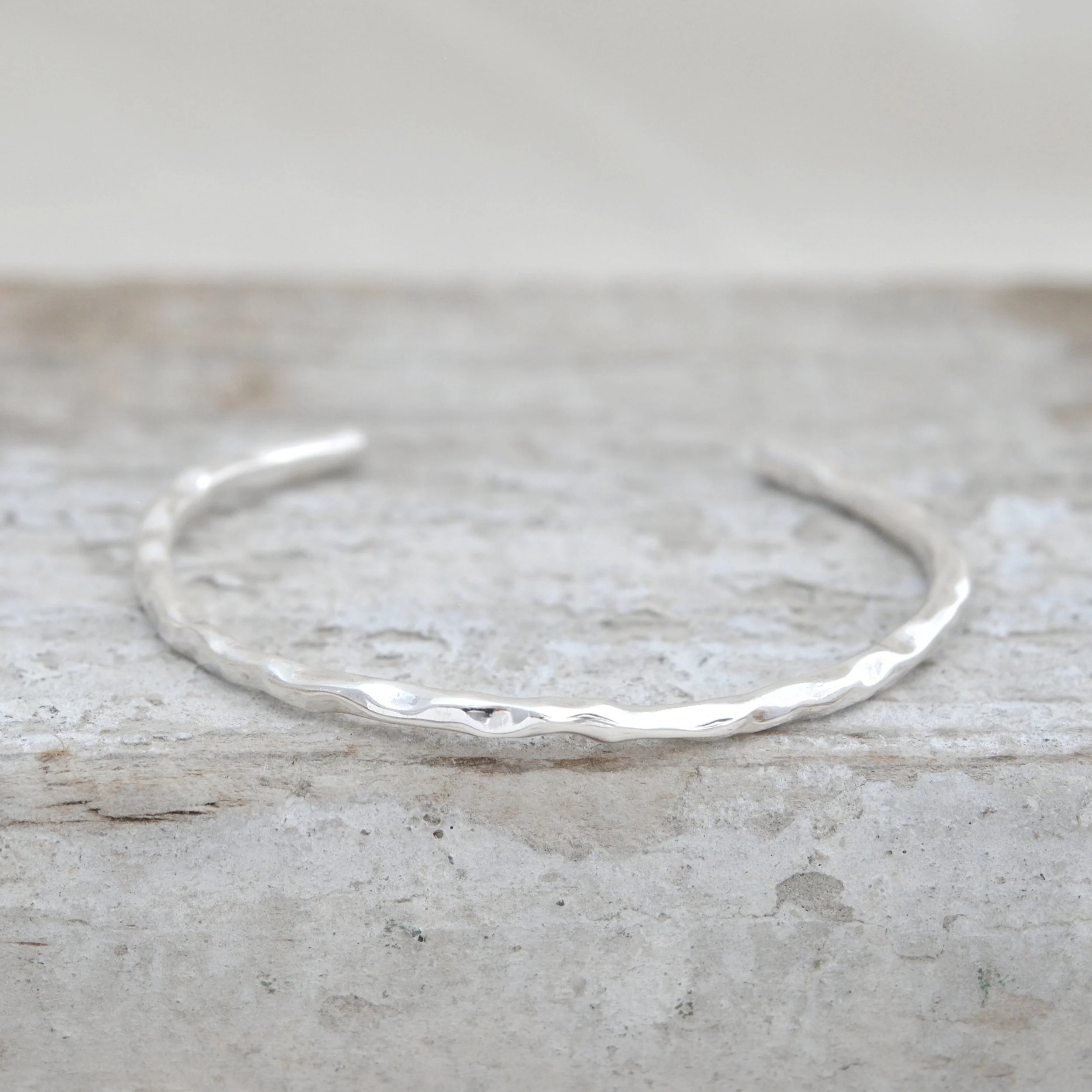 Sand-and-sea-tidal-bangle-silver.JPG