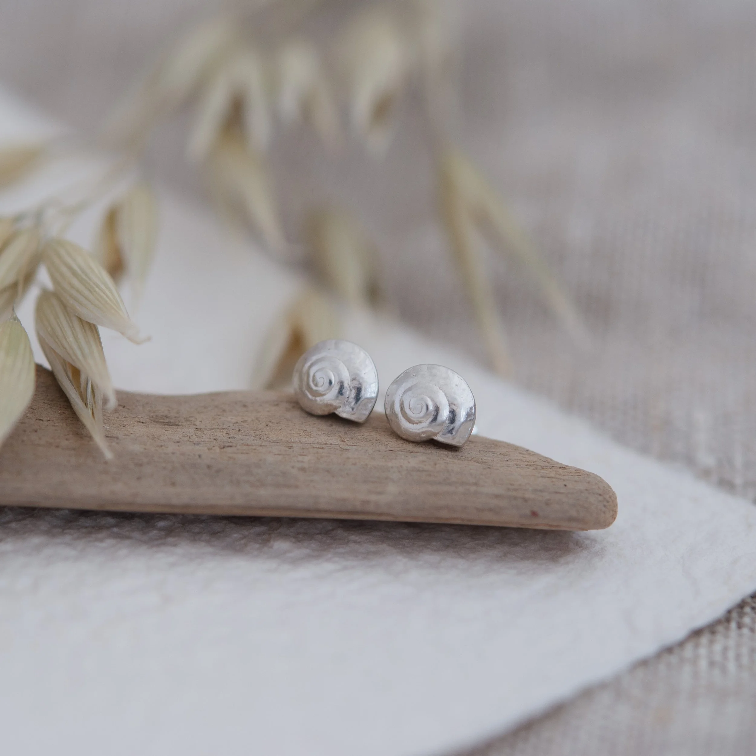 Periwinkle Shell Earrings Maxi in Silver