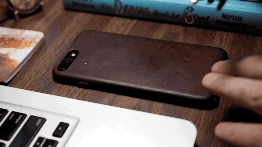 Apple iPhone Leather Case Healing.gif