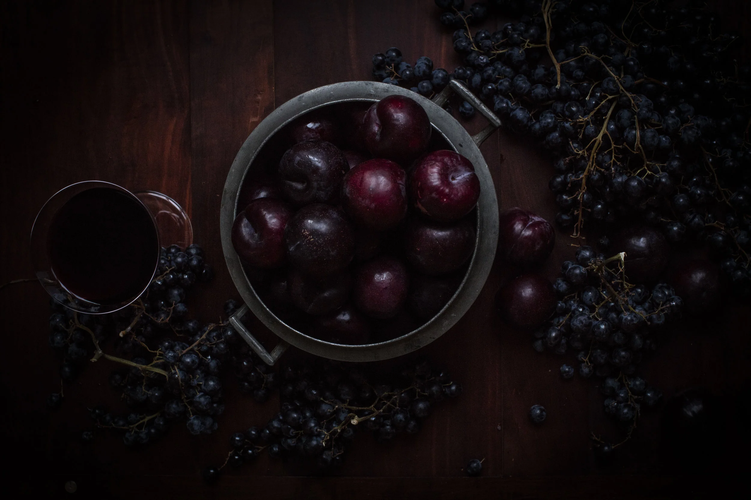This image is also available on a 100% linen printed table cloth. 3,9 x 2,7m R6900 excl vat. Fill in the form below to send an enquiry.