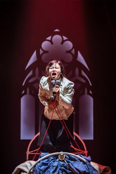 Dracula_Mei-Mac_Photography-Credit-Marc-Brenner_2.jpg