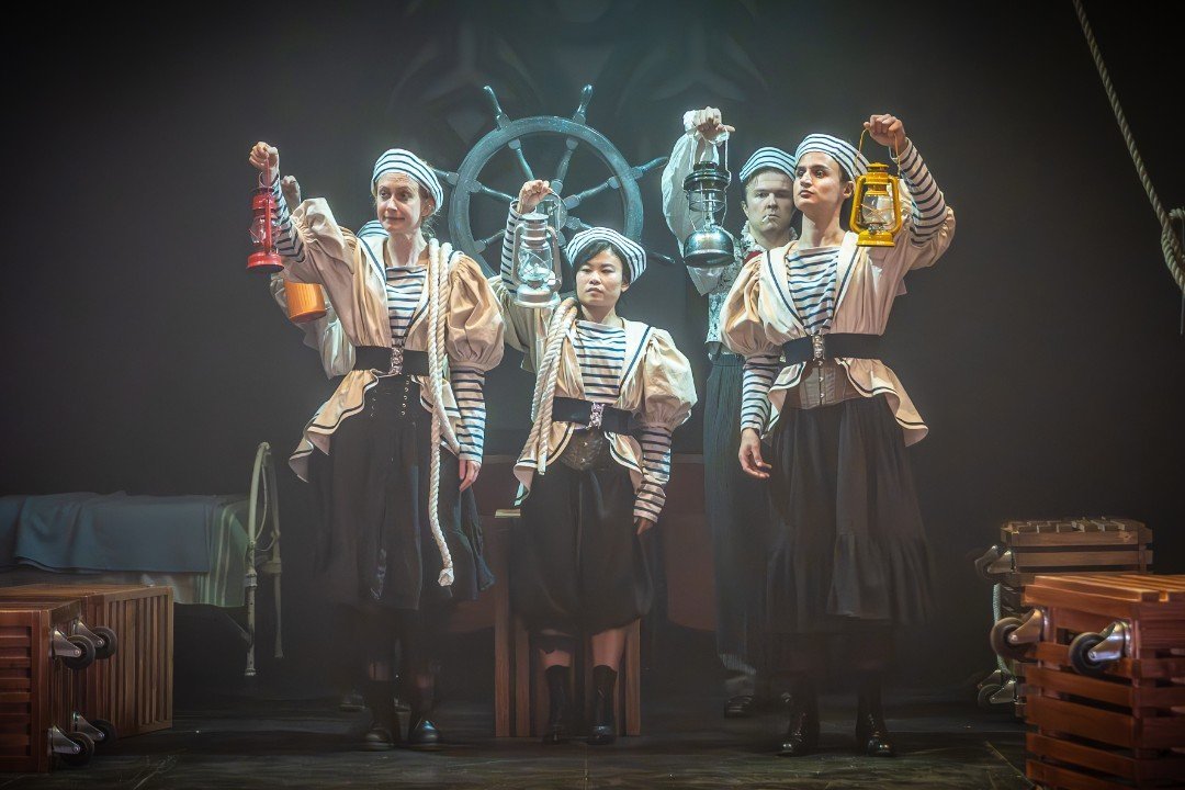 Dracula_Phoebe-Naughton-Mei-Mac-Jack-Myers-Macy-Seelochan_Photo-credit-Marc-Brenner.jpg