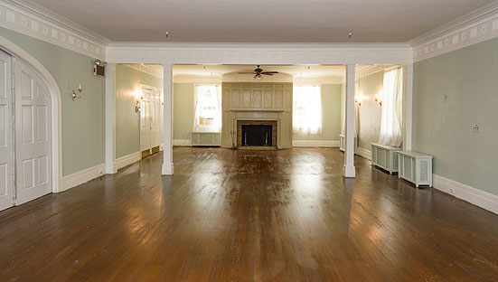 parlor1.jpg