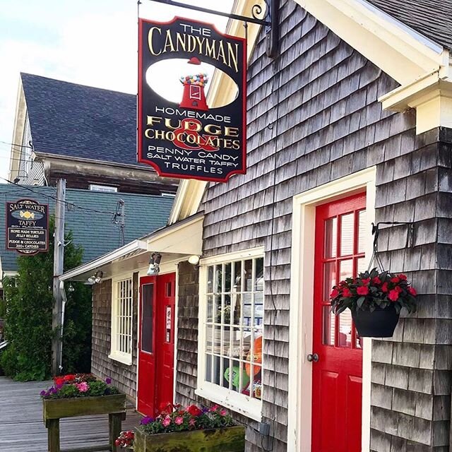 Monday morning daydreams of quiet strolls in Kennebunkport... ✨ Here at The Wallingford Social, we always love an opportunity to post an inspirational image or quote! Most often, we lean towards a sunny, happy #throwbackthursday or #flashbackfriday p