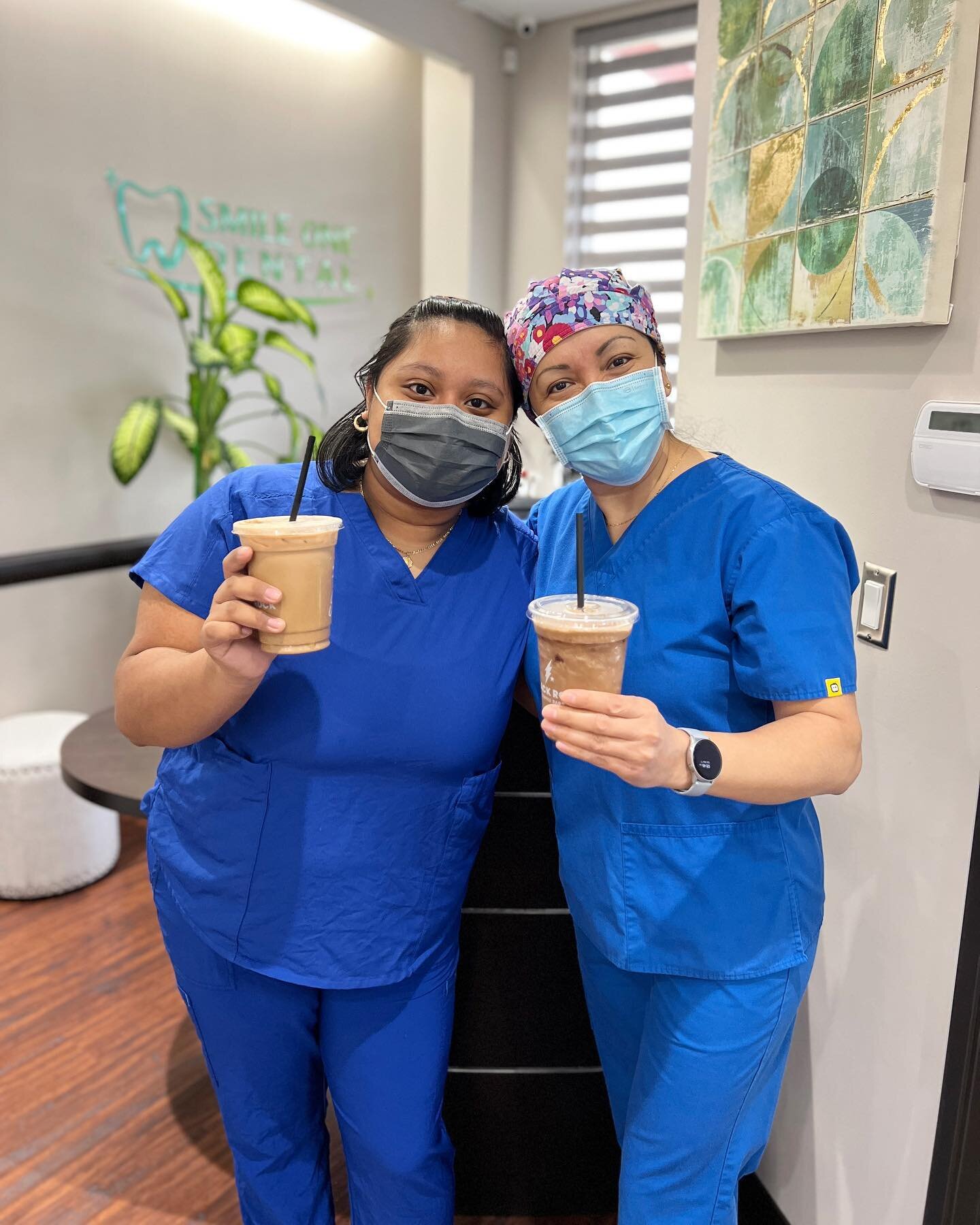 We had a lovely dental assistants week, and doctor was also spoiled for national dentist day. Everyone feels the love around here 💚🥰💙
.
.
.
#smileonedental #dentaloffice #dental #dentalassistant #dentalassistantweek #dentalcare #dentalteam #dreamt
