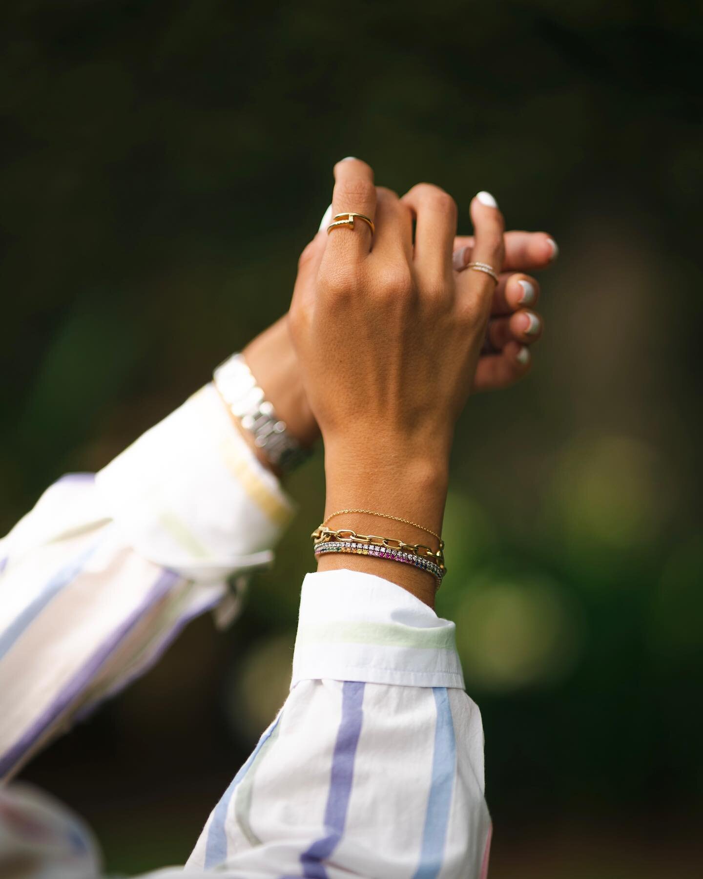 3 jewelry basics que no te pueden faltar👇🏼

💎Aretes solitarios en oro blanco o amarillo. &iexcl;Son un cl&aacute;sico! Atemporales y f&aacute;ciles de combinar con cualquier estilo de collares y otras piezas que vayas a utilizar. Podes conseguir s