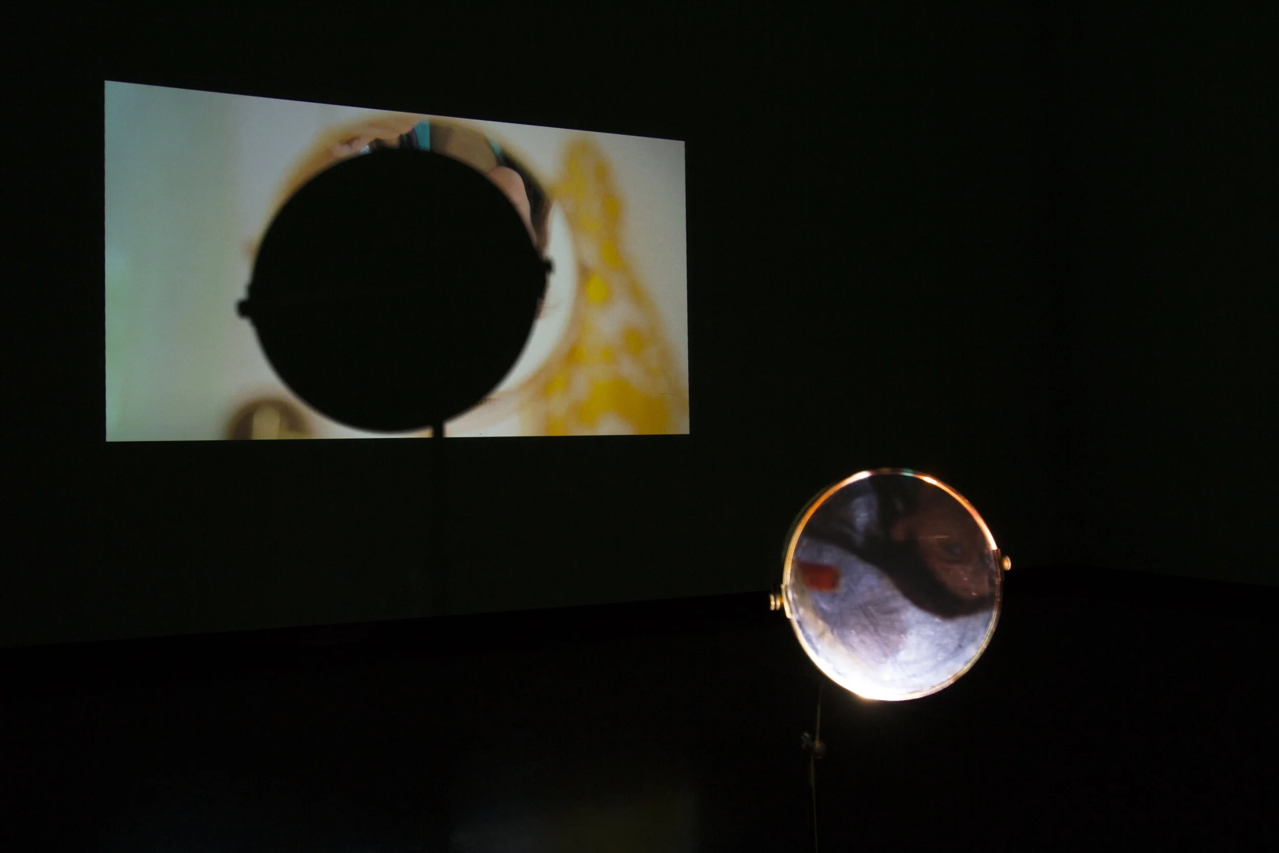 Documentation of Ends Meet, 2-Channel Video Installation with Projection and Mirrors