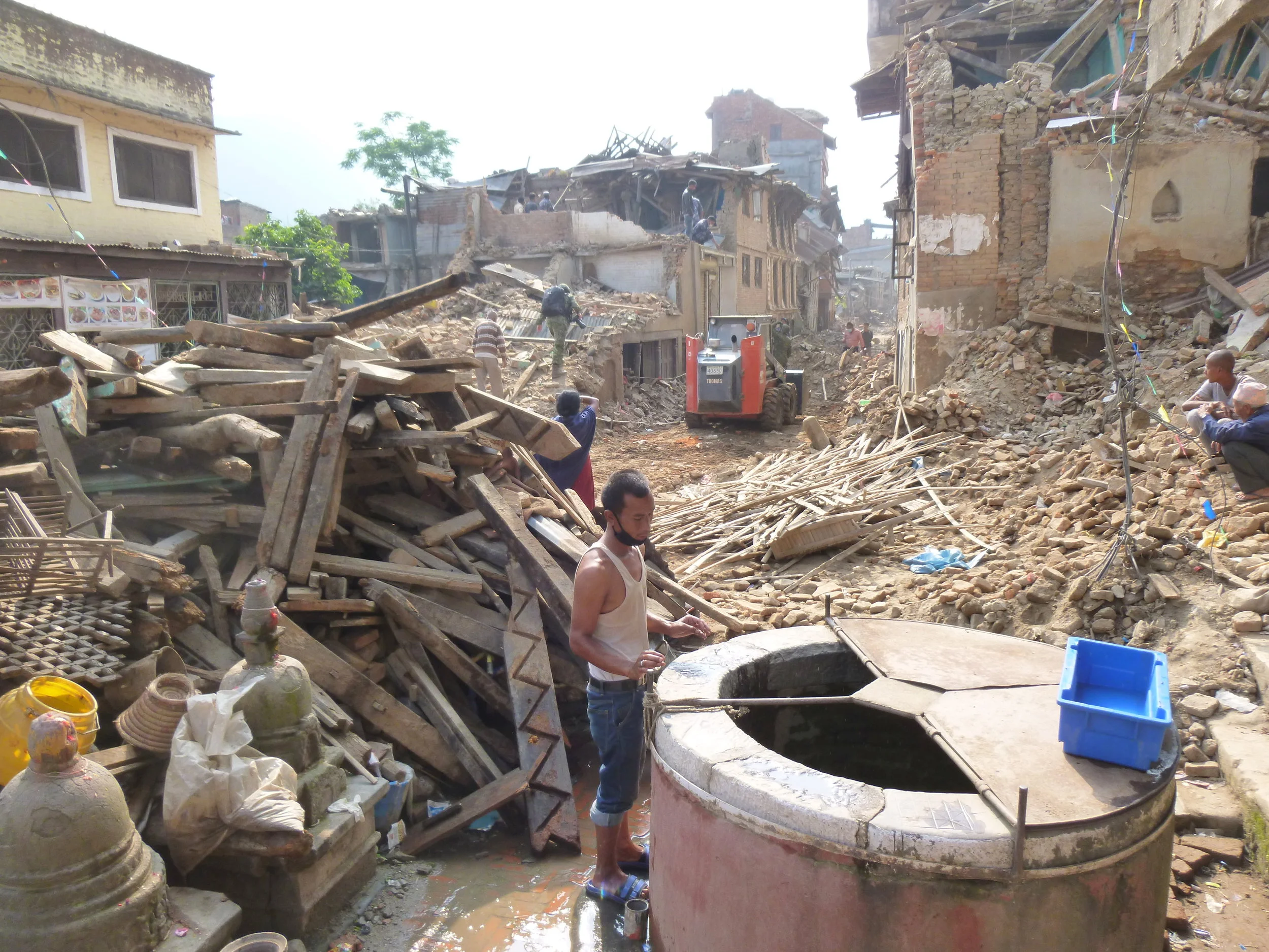 Sankhu and various levels of destruction_daamage (48).JPG