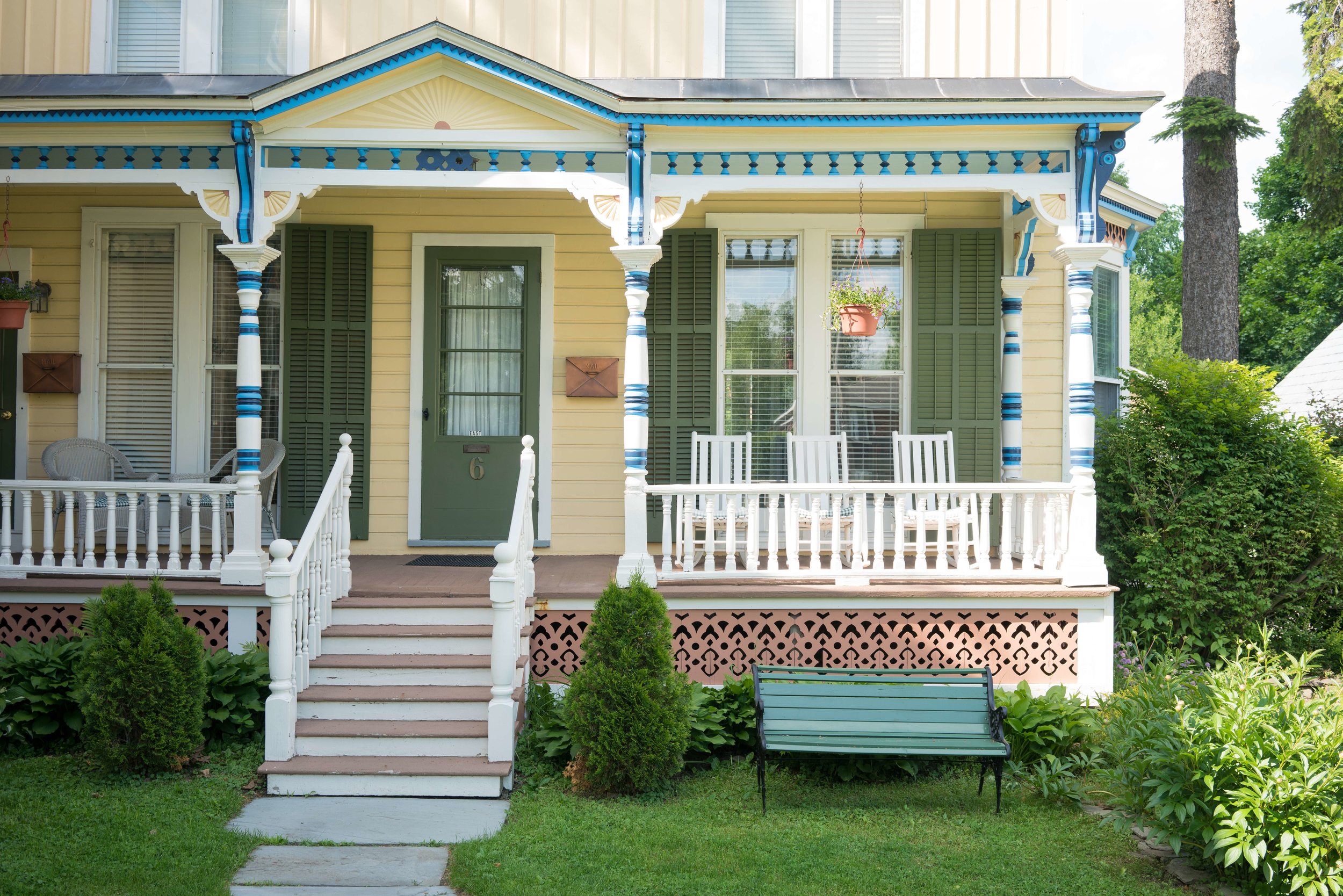 Glen Avenue Suites - Porch