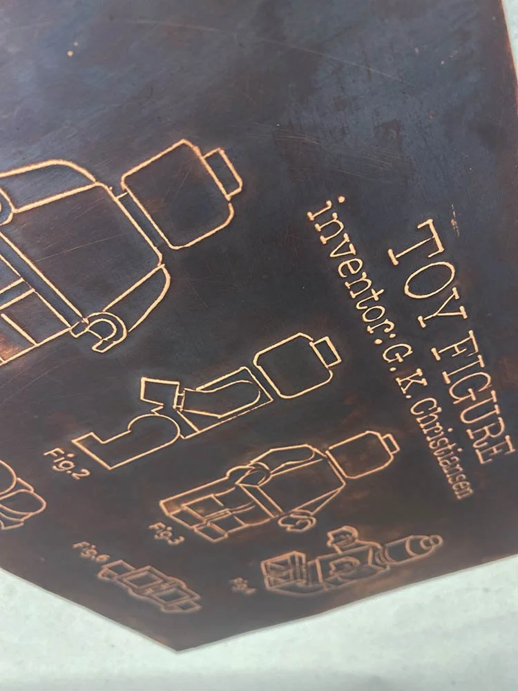 Lego figures_patent_8x10_ang1_C_LR.jpg