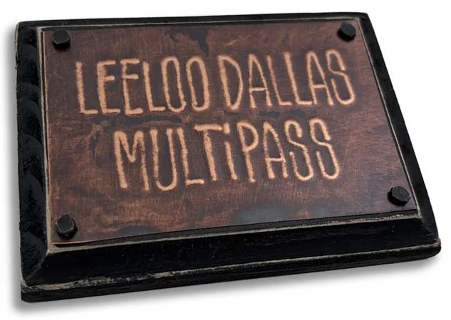 leeloo dallas_UPPERcase_3x2_ang1_S.jpg