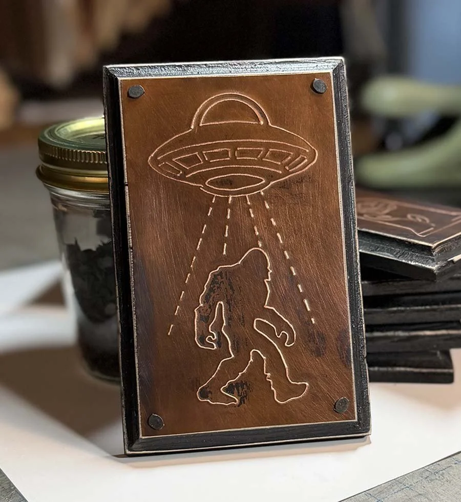 UFO_BigFoot_3x5_ang1_S.jpg