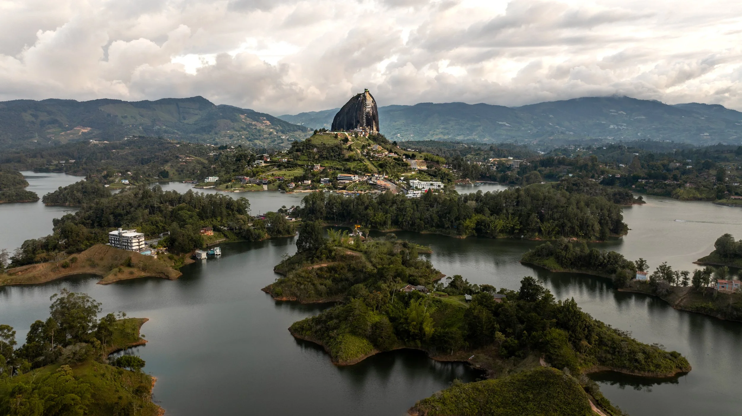 Guatape_-4.jpg