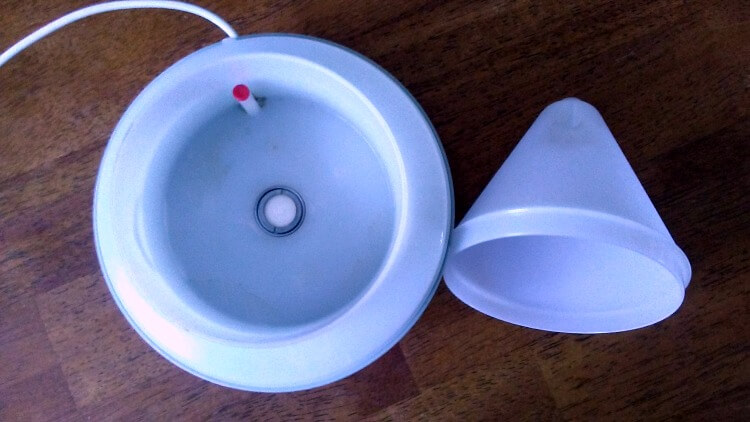 cleaning an essential oil diffuser.jpg